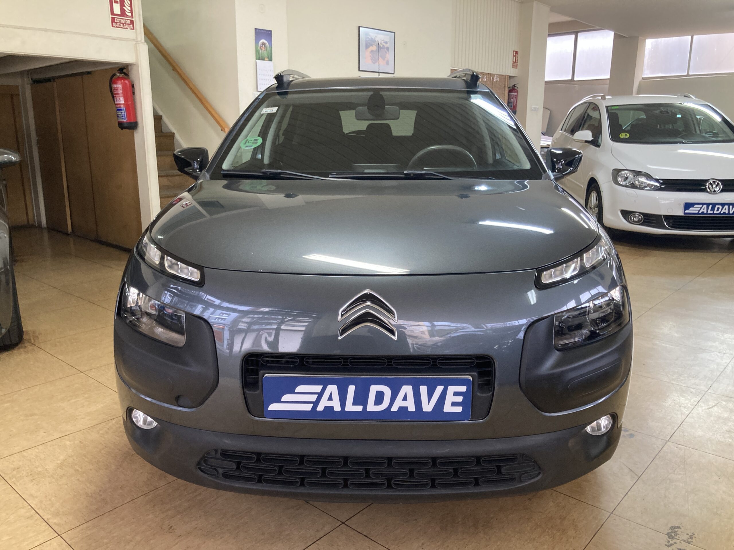 
								CITROEN C4 Cactus 1.6 BlueHDi Shine 100 full									