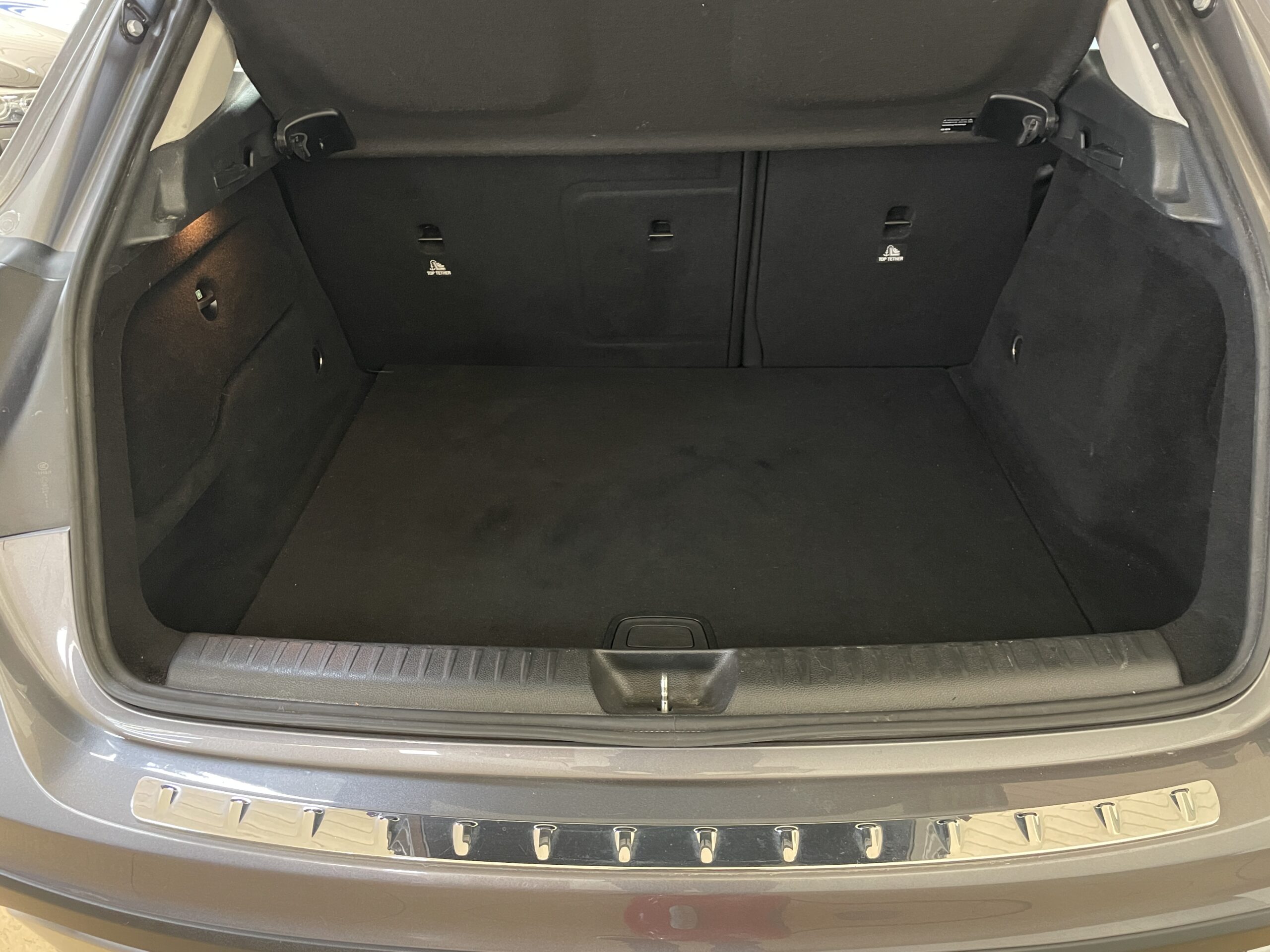 
								MERCEDES GLA 200 CDI URBAN full									