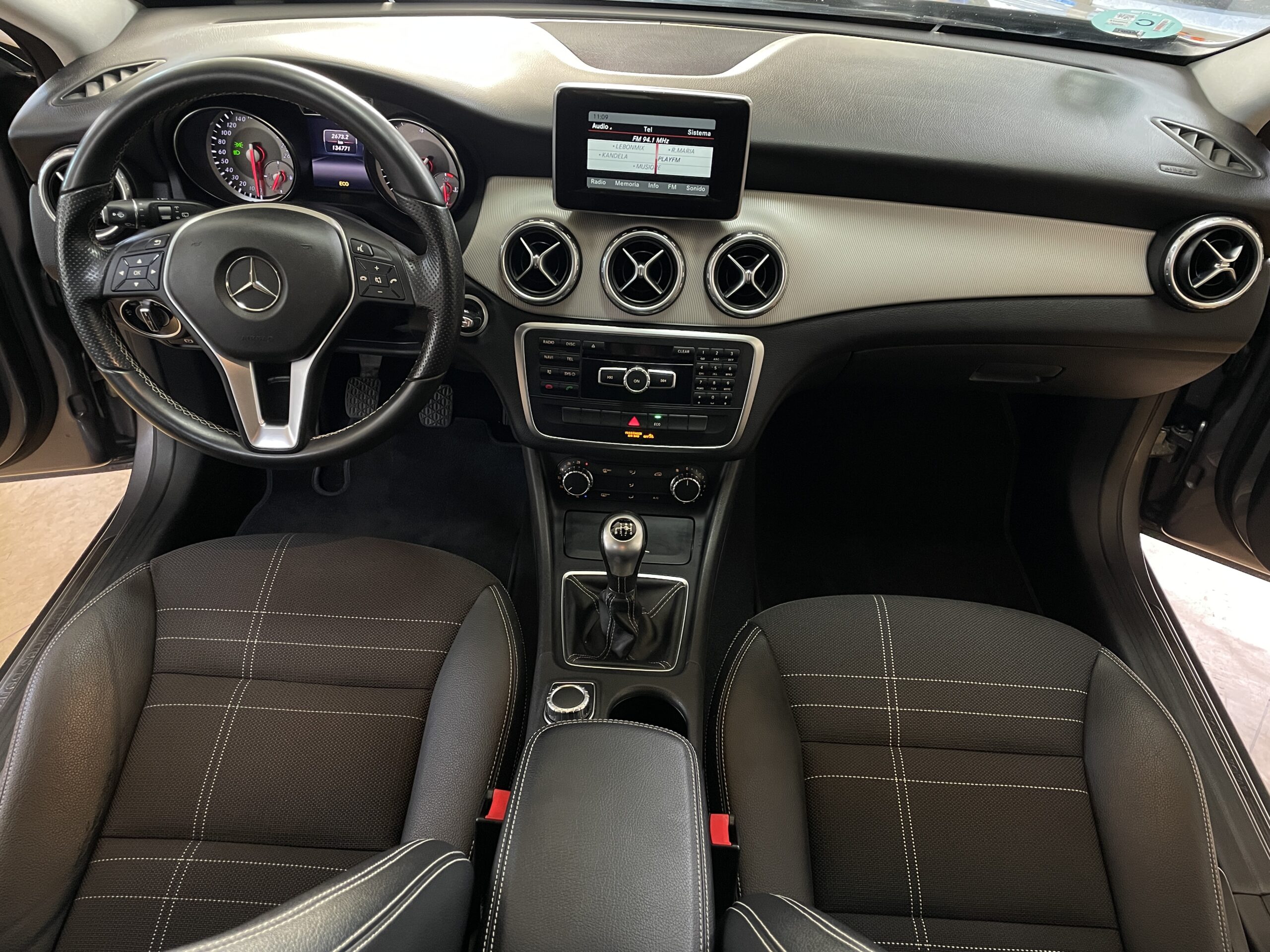 
								MERCEDES GLA 200 CDI URBAN full									