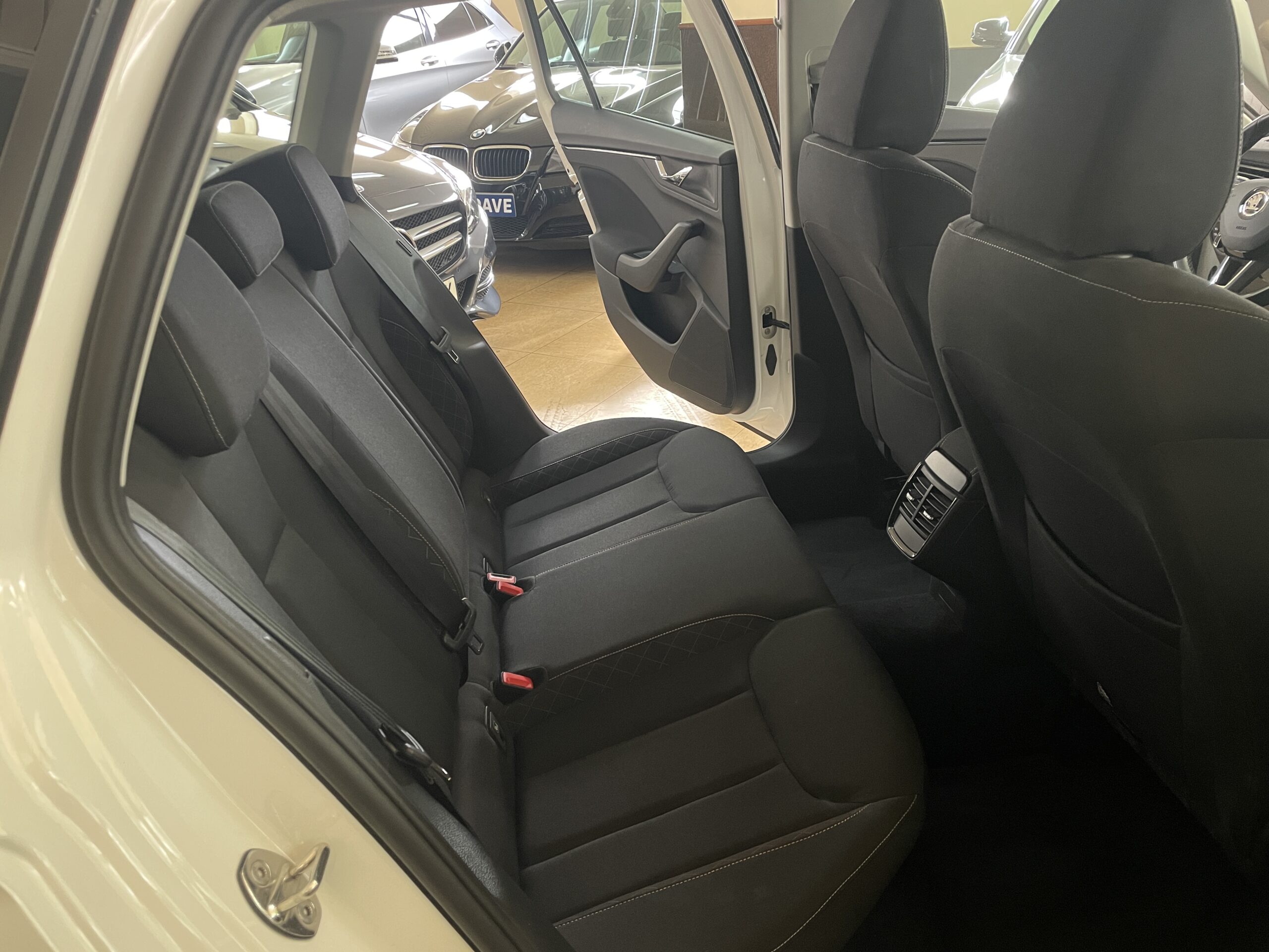 
								SKODA Kamiq 1.0 TSI 85kW 115CV DSG Ambition full									