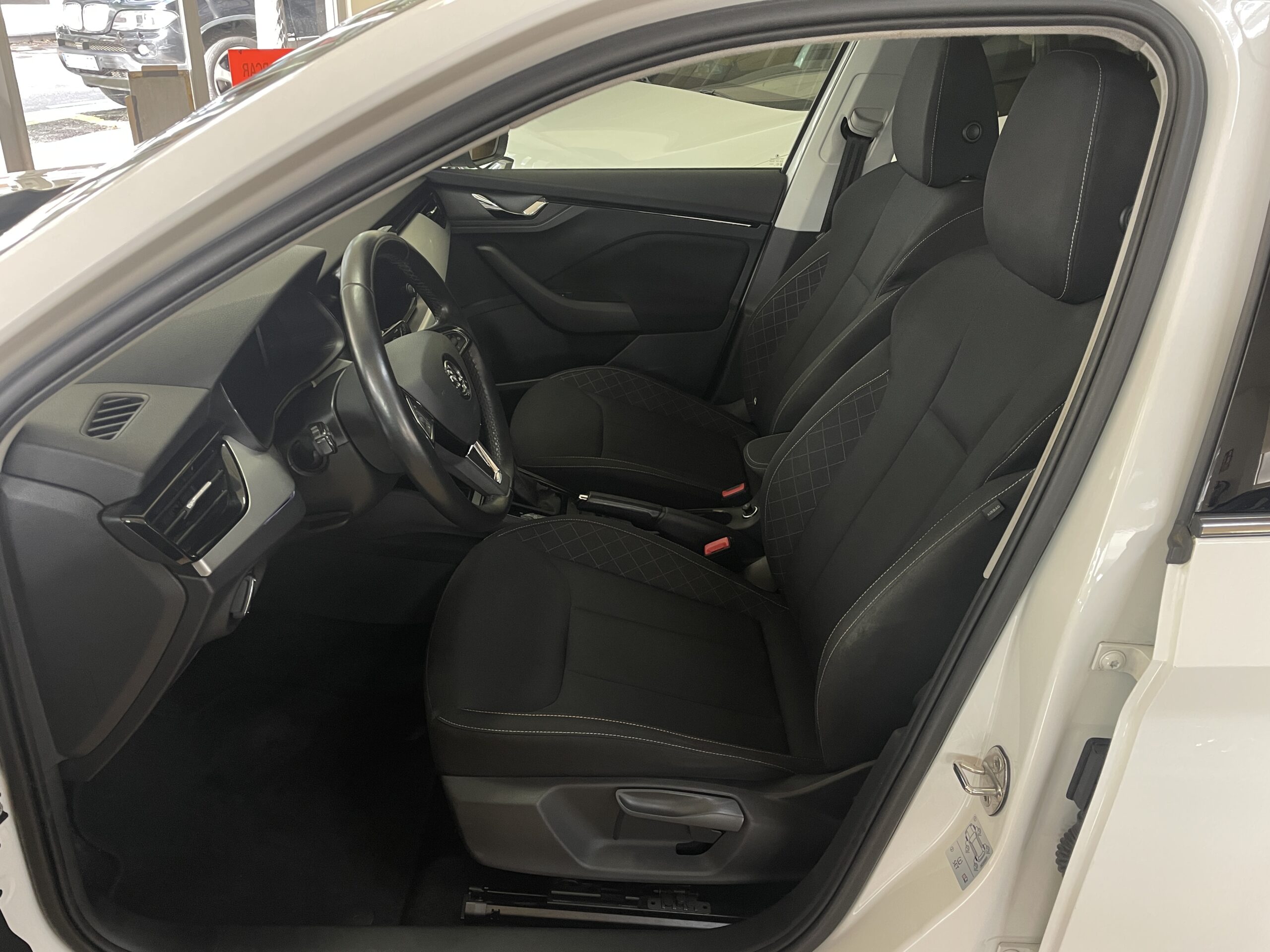 
								SKODA Kamiq 1.0 TSI 85kW 115CV DSG Ambition full									