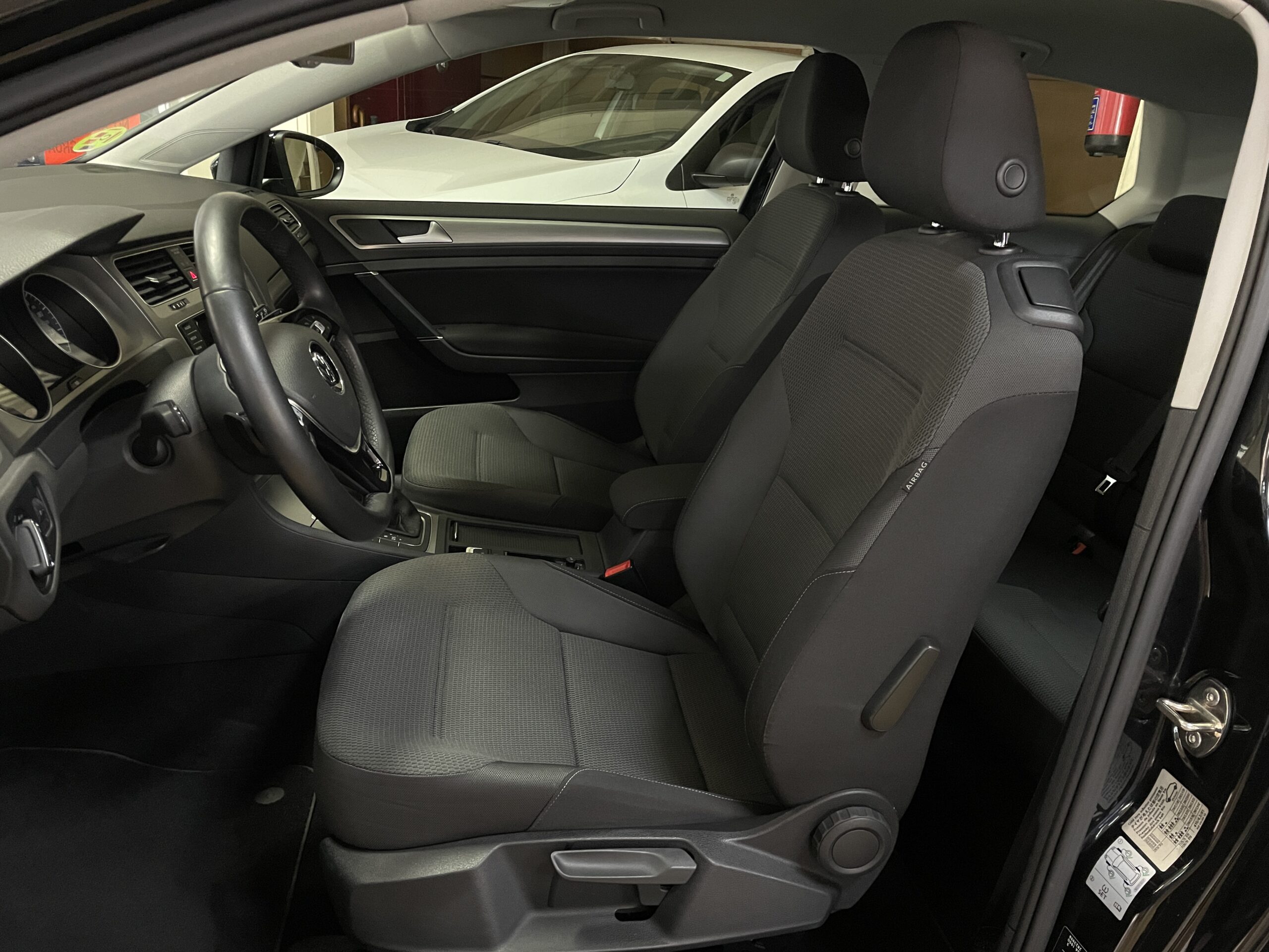 
								VOLKSWAGEN Golf Advance 1.4 TSI 122CV BMT DSG 3p. full									