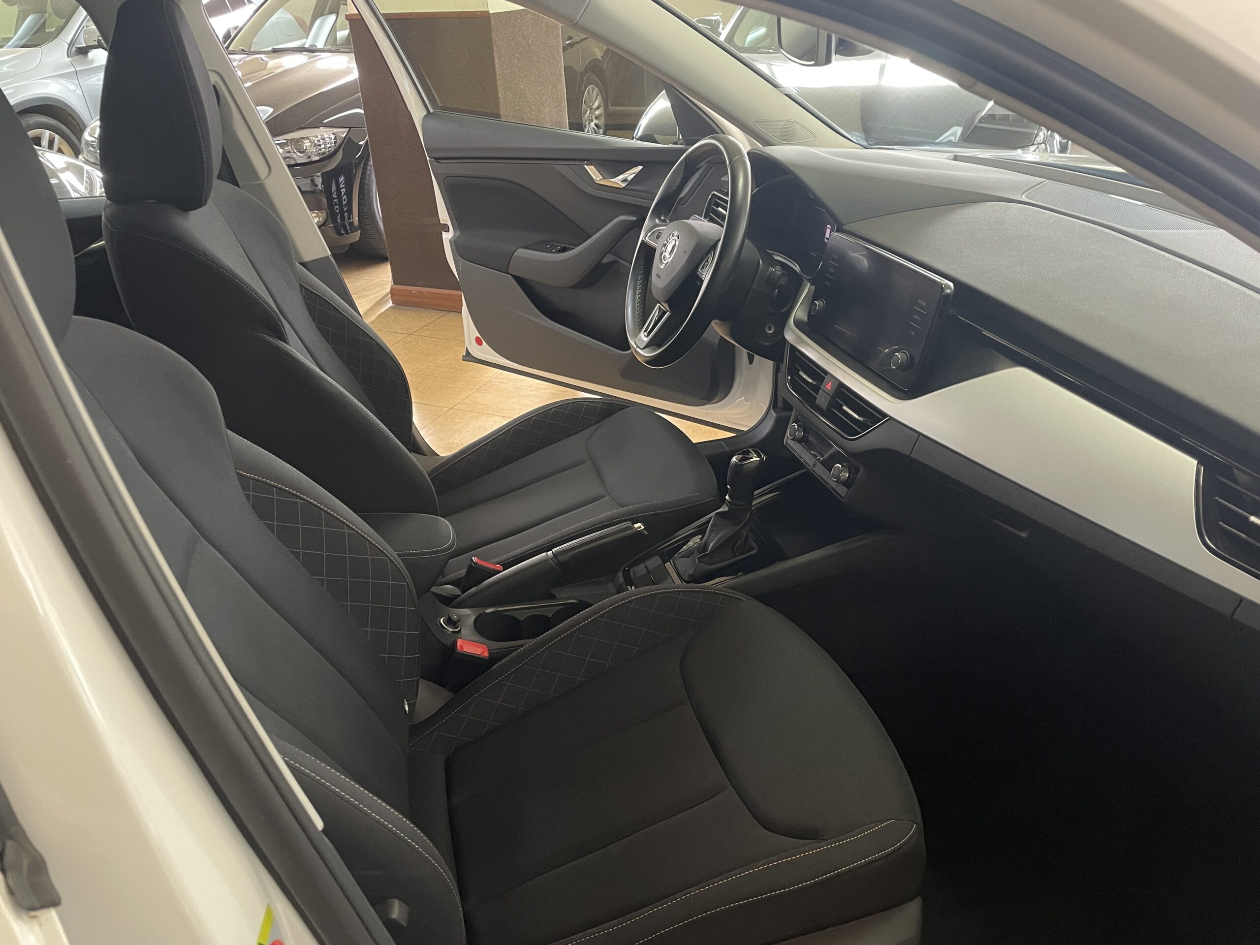 
								SKODA Kamiq 1.0 TSI 85kW 115CV DSG Ambition full									