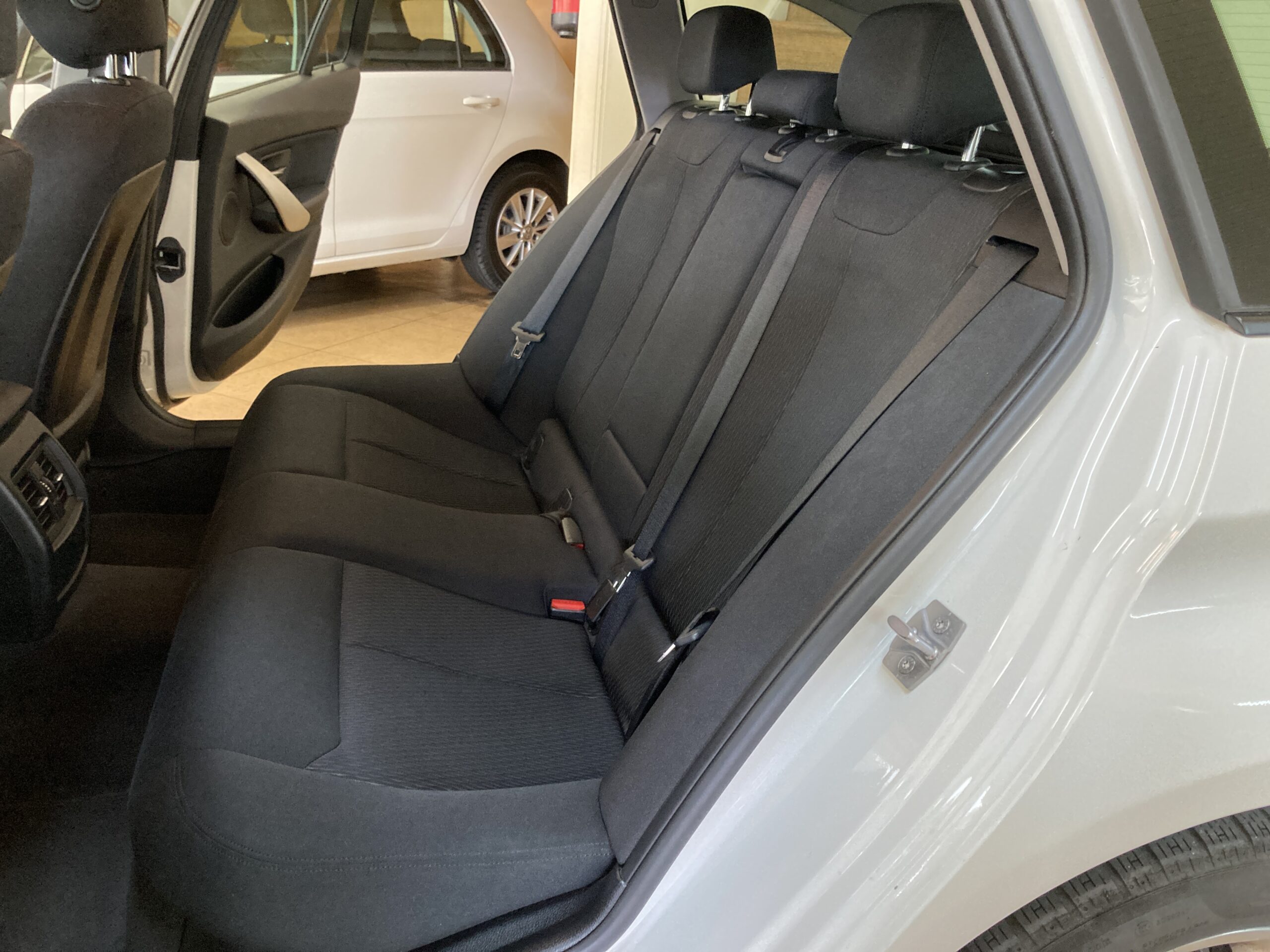 
								BMW 318 d Touring full									