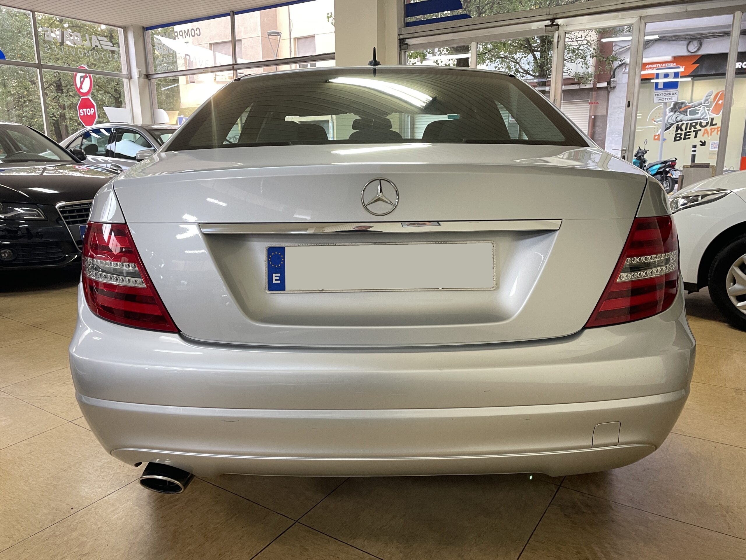 
								MERCEDES C220 CDI BLUEEFFICIENCY full									