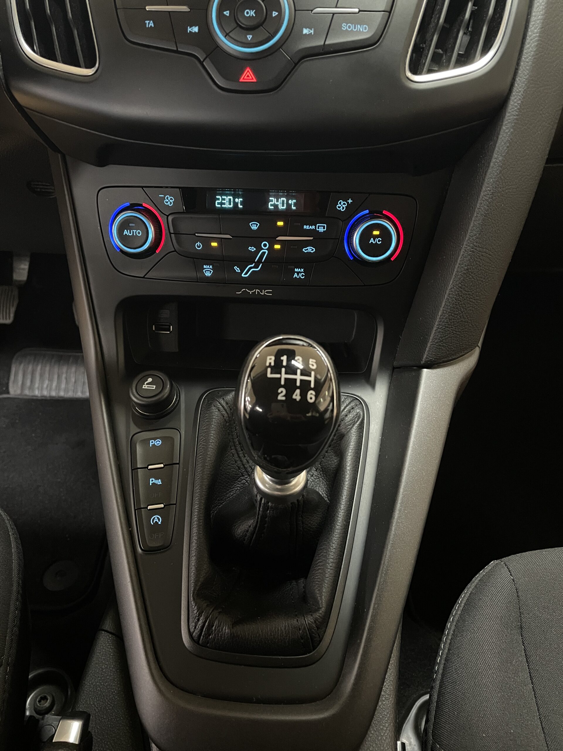 
								FORD Focus 1.6 TDCi 115cv Trend+ full									