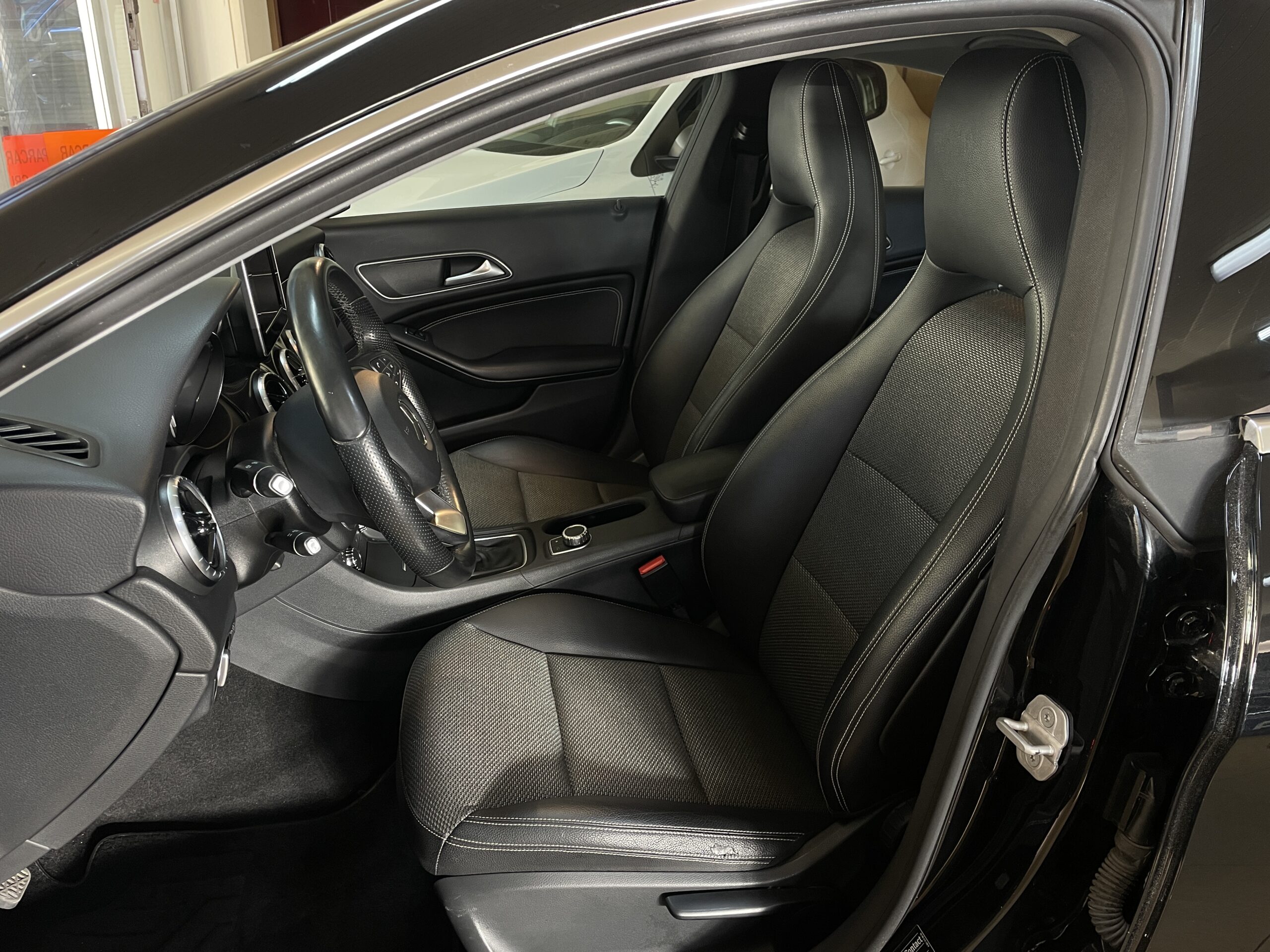 
								MERCEDES CLA 180 D full									