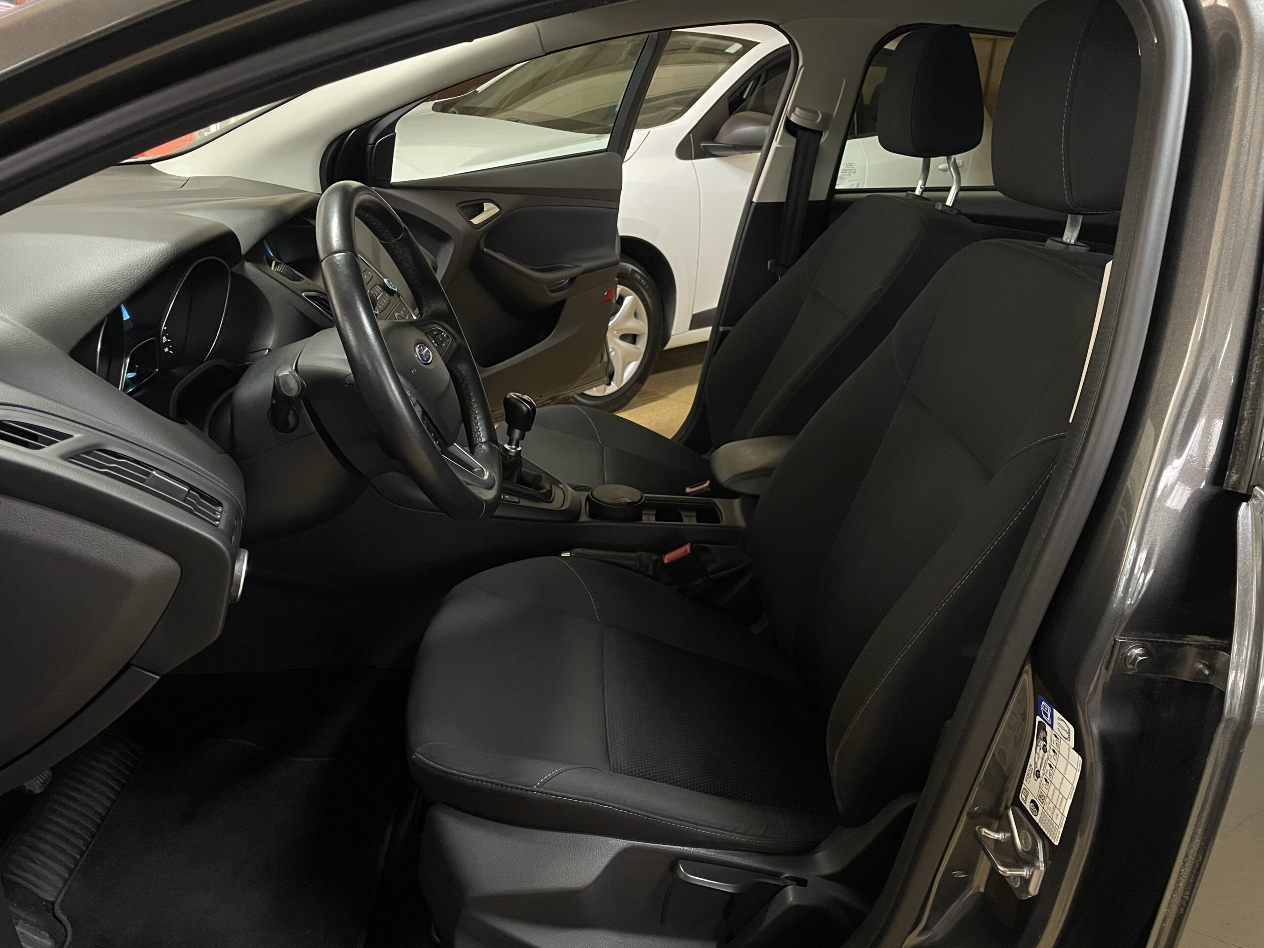 
								FORD Focus 1.6 TDCi 115cv Trend+ full									