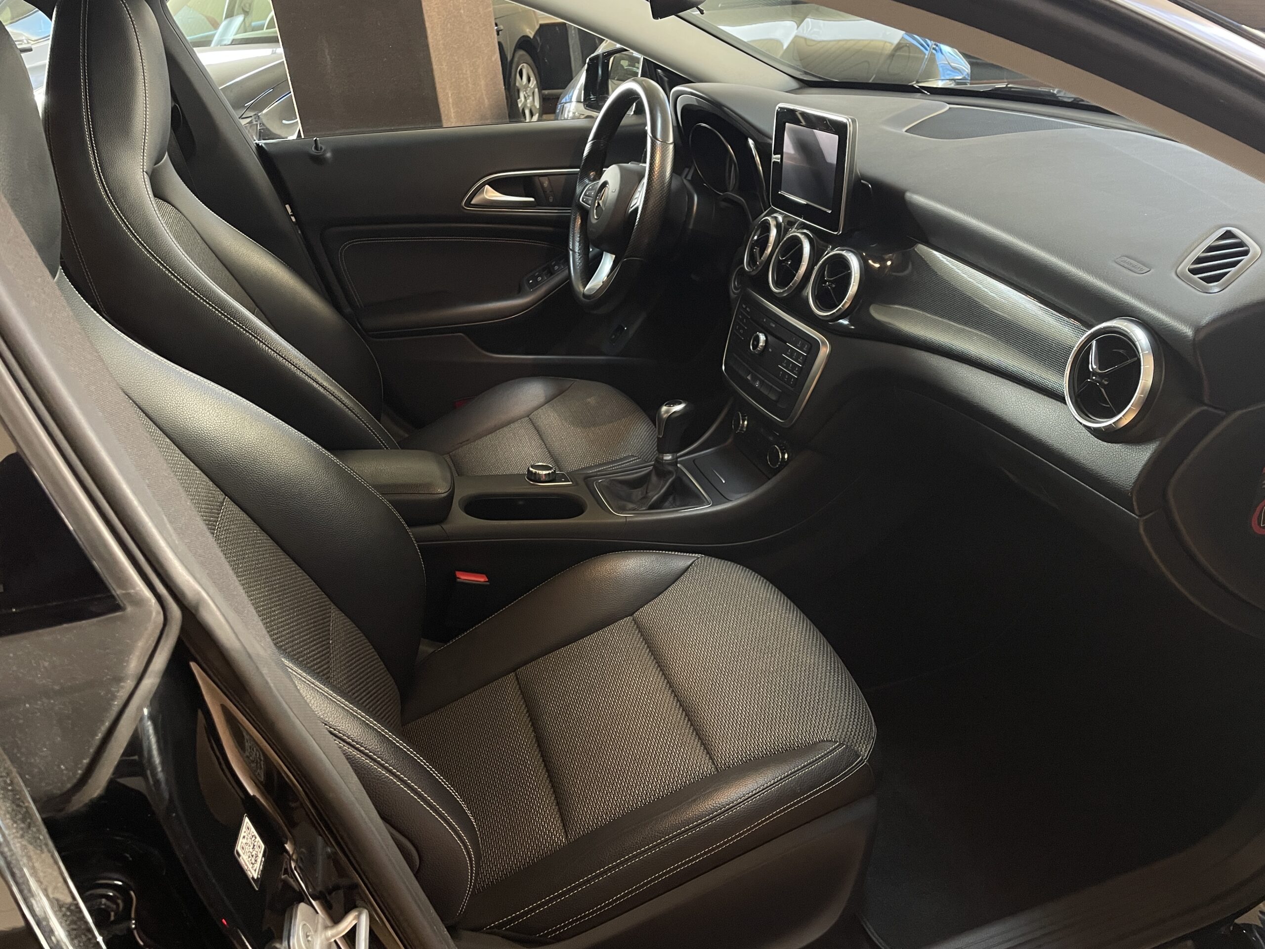 
								MERCEDES CLA 180 D full									