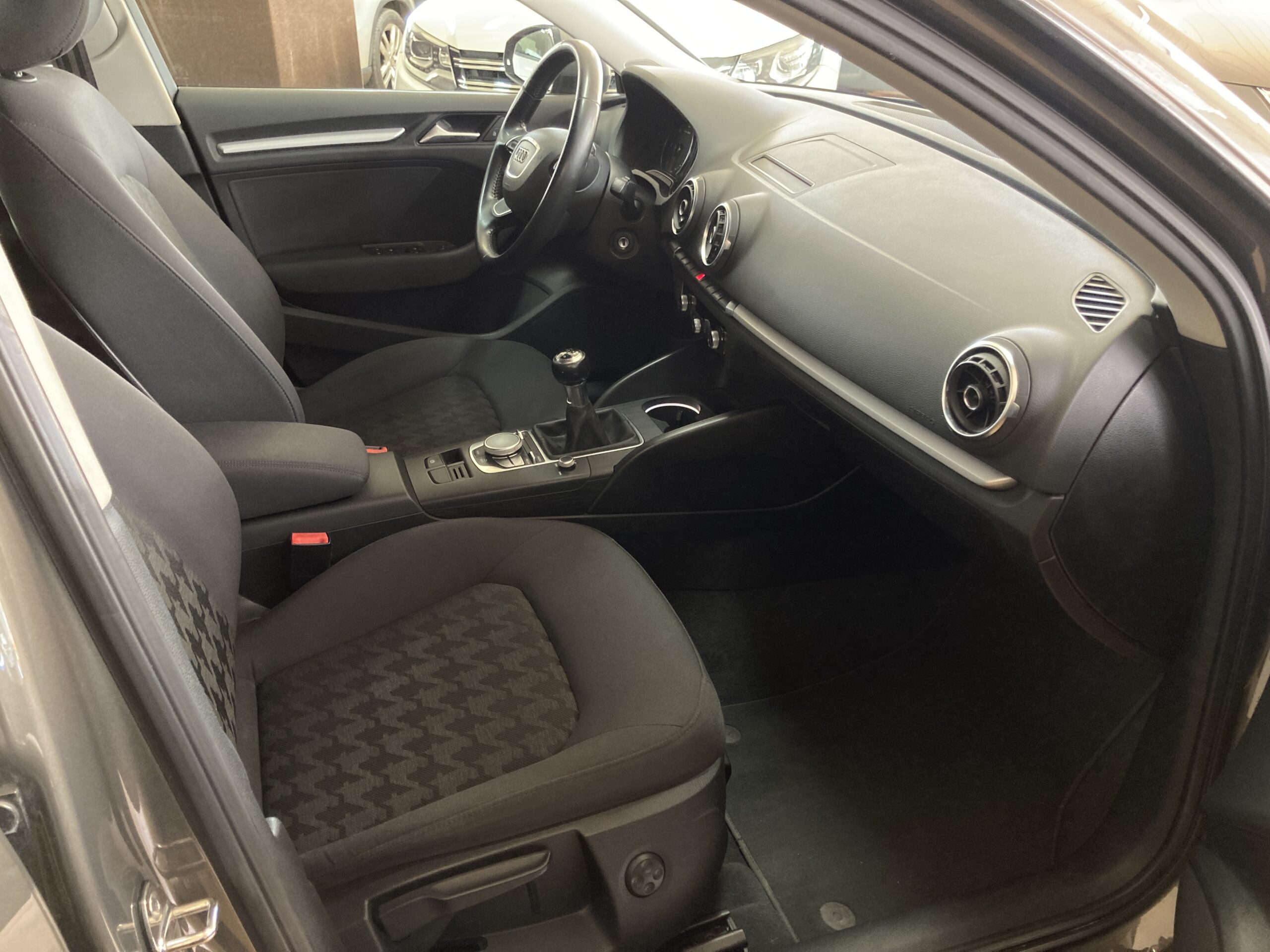 
								AUDI A3 Sportback 1.6TDI Clean D Attraction 110CV full									