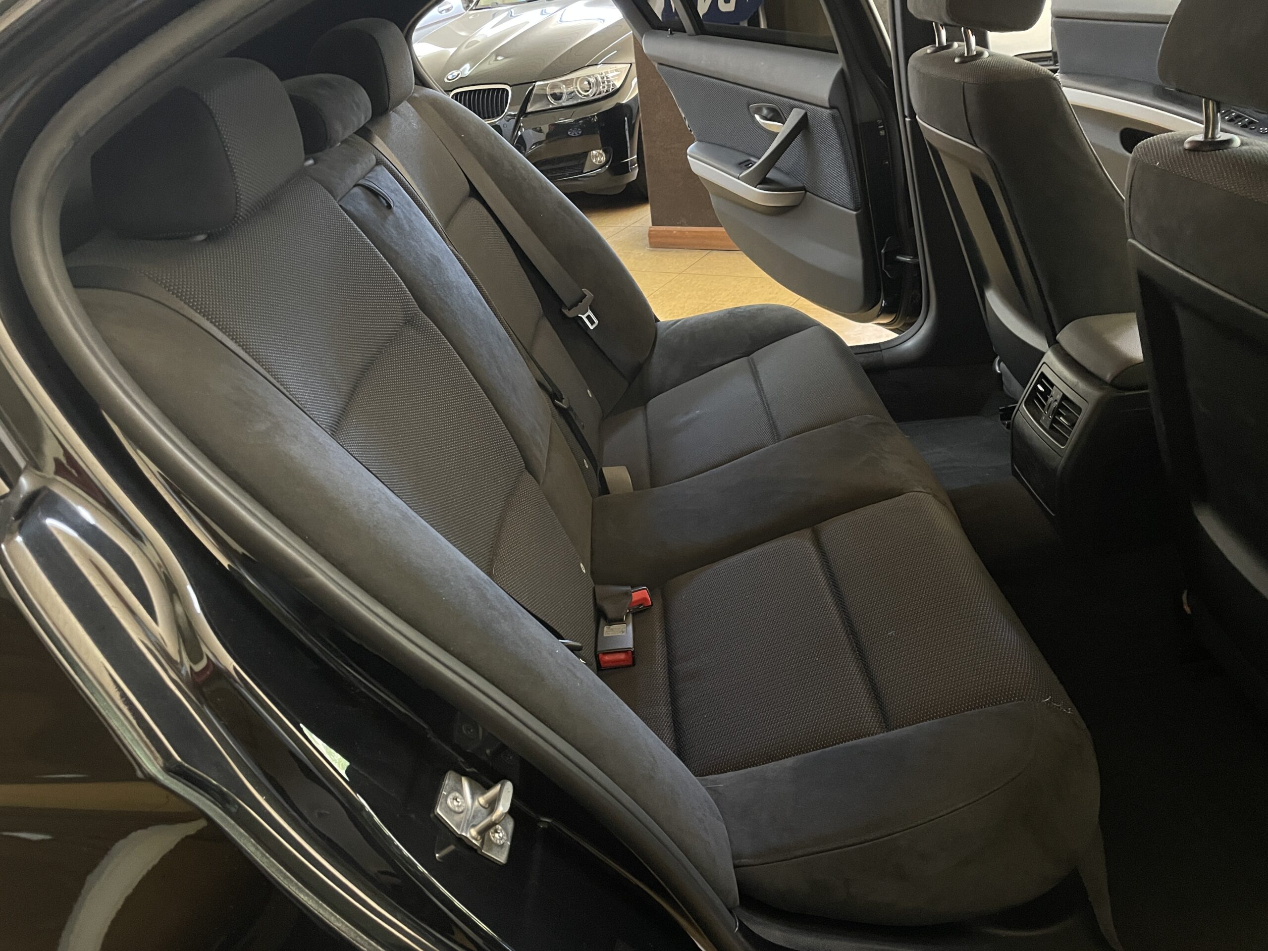 
								BMW 318d Pack M full									