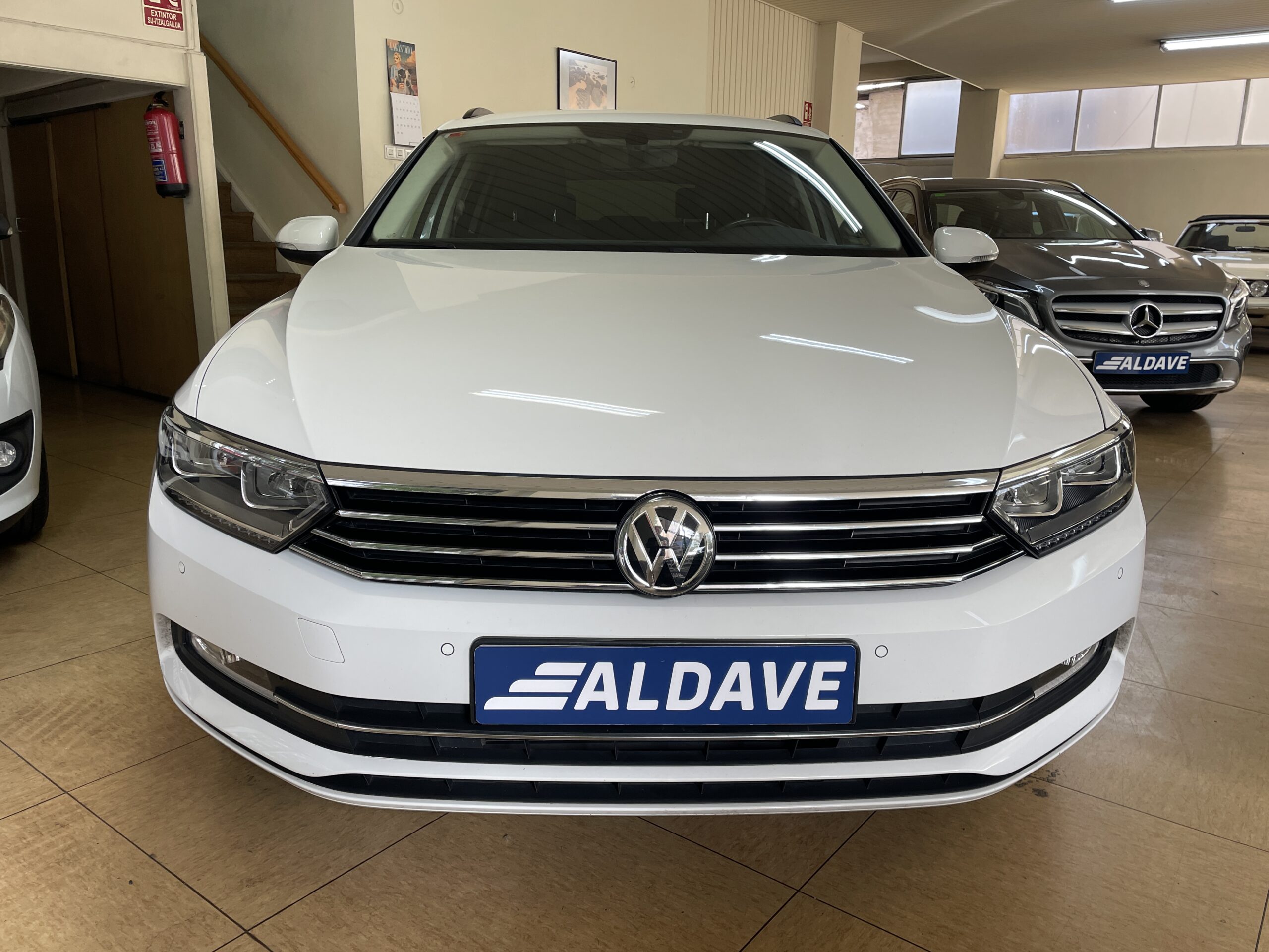 
								VOLKSWAGEN Passat Variant Advance 1.6 TDI 120CV BMT full									