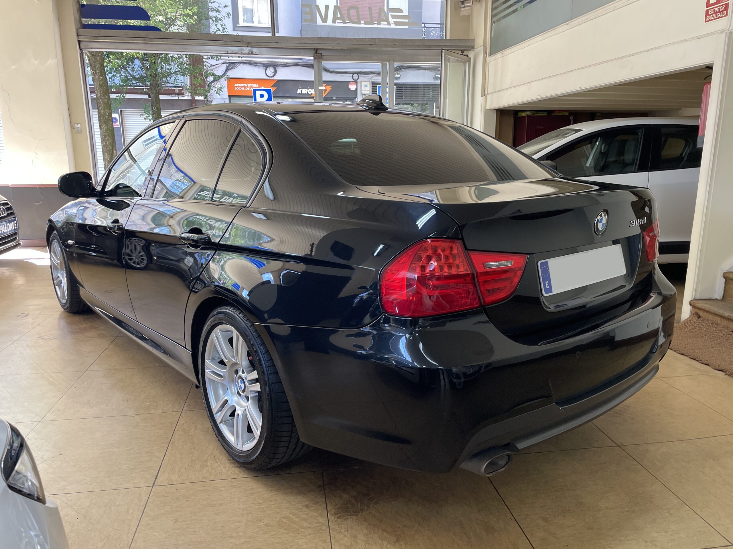 
								BMW 318d Pack M full									