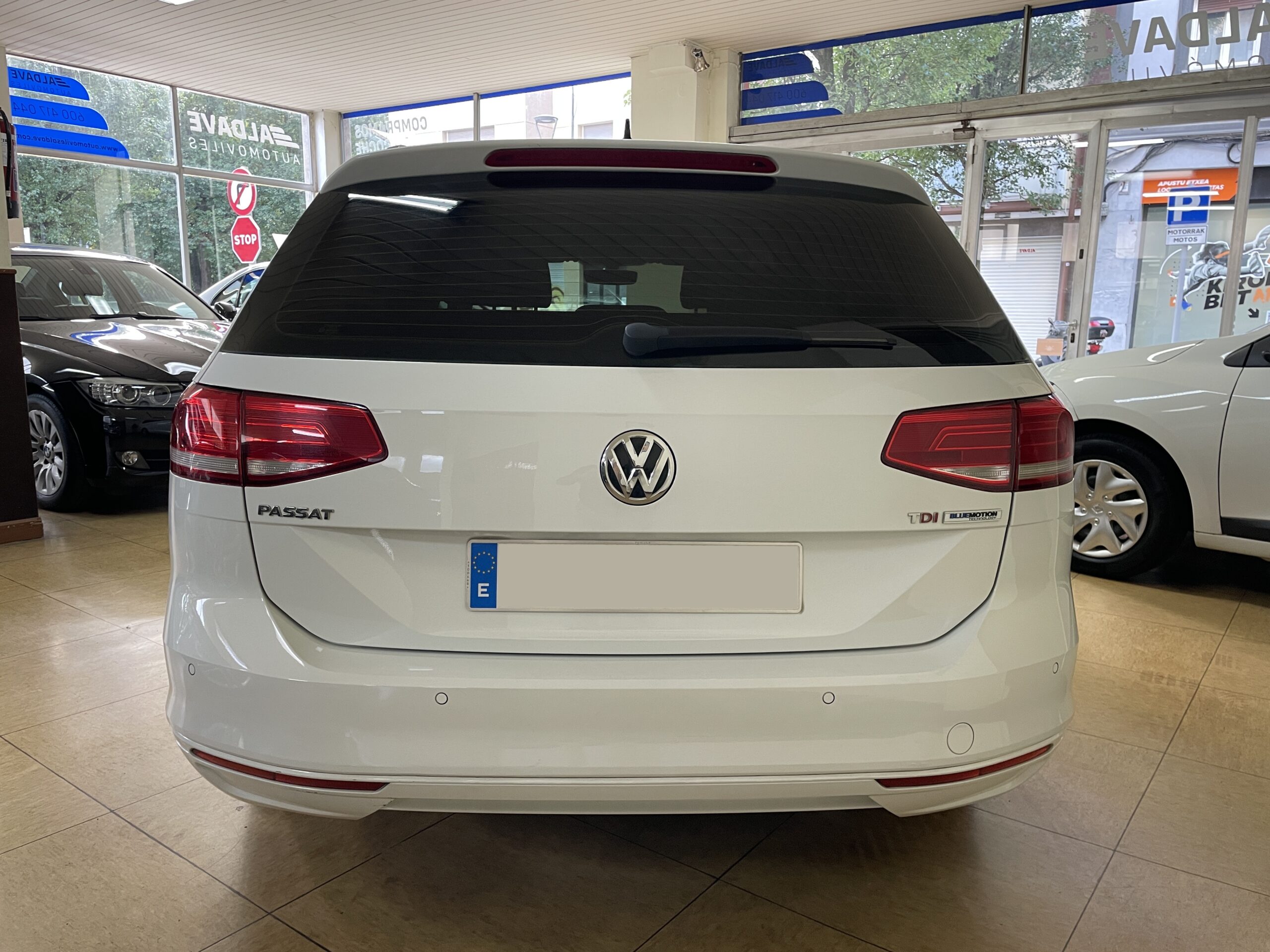 
								VOLKSWAGEN Passat Variant Advance 1.6 TDI 120CV BMT full									