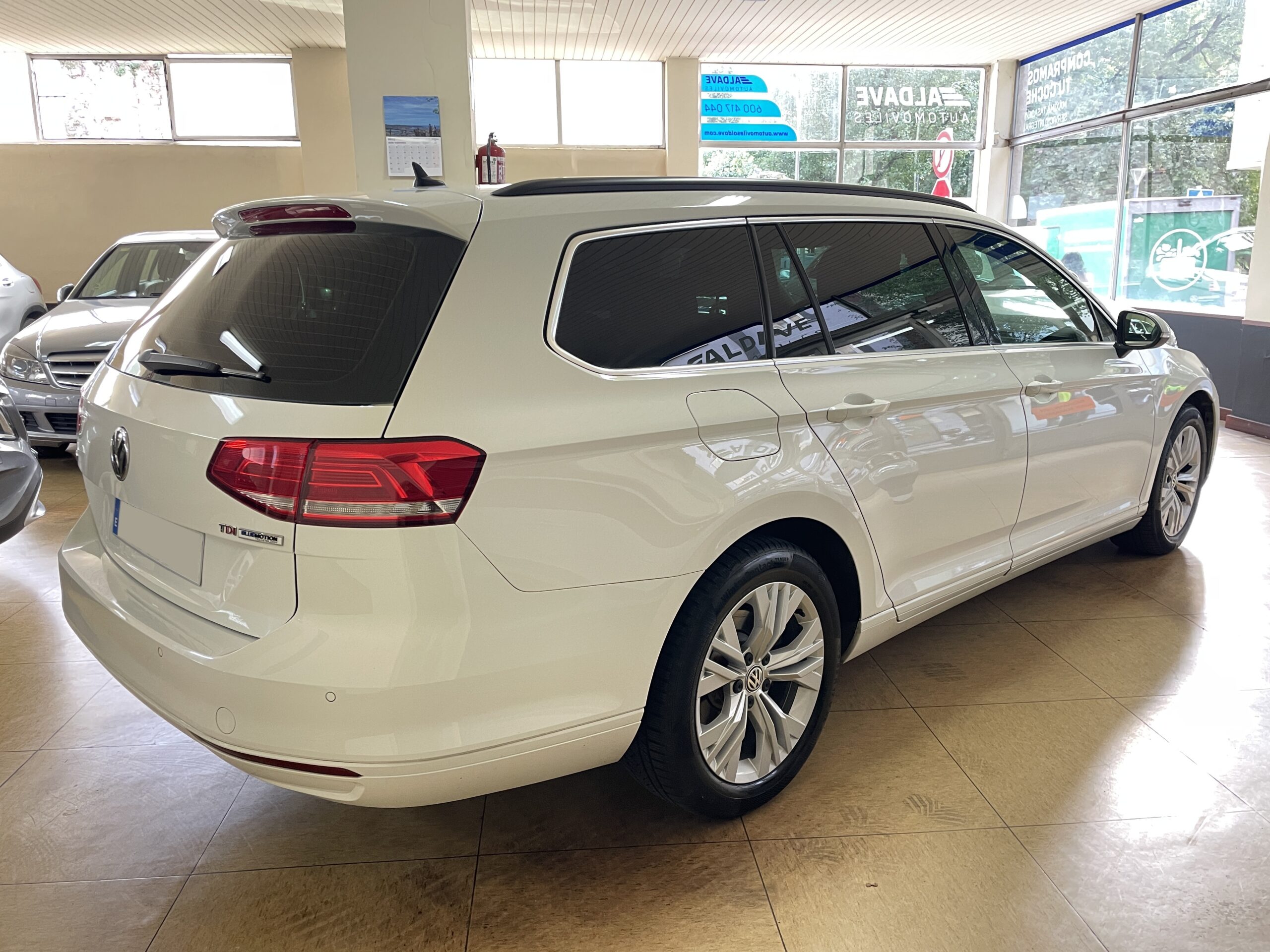
								VOLKSWAGEN Passat Variant Advance 1.6 TDI 120CV BMT full									