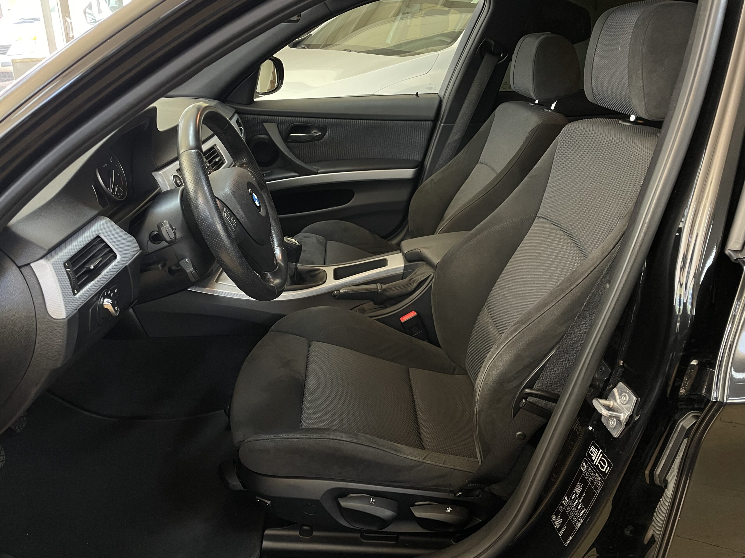 
								BMW 318d Pack M full									