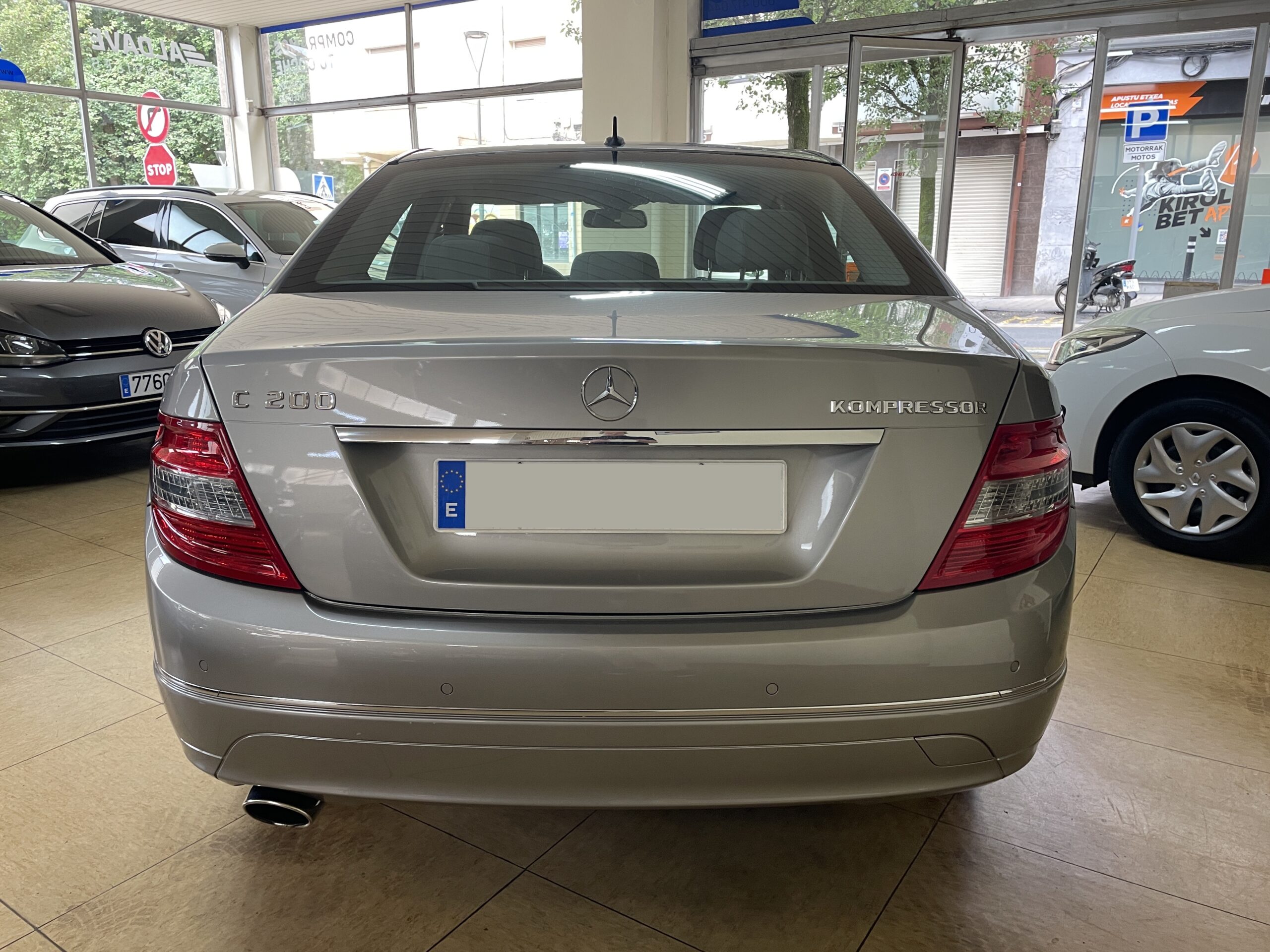 
								MERCEDES C200 K AVANTGARDE full									