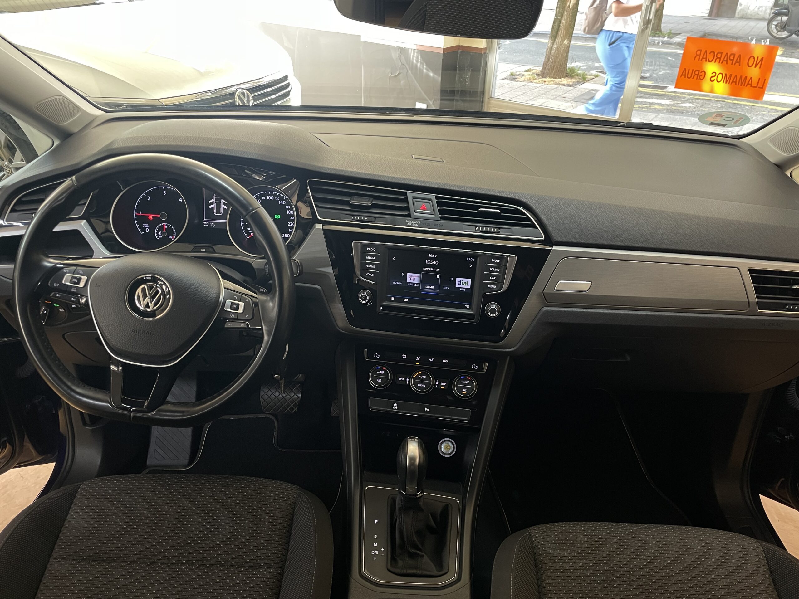 
								VOLKSWAGEN TOURAN  Advance 1.6 TDI 115CV DSG 5 Plazas full									