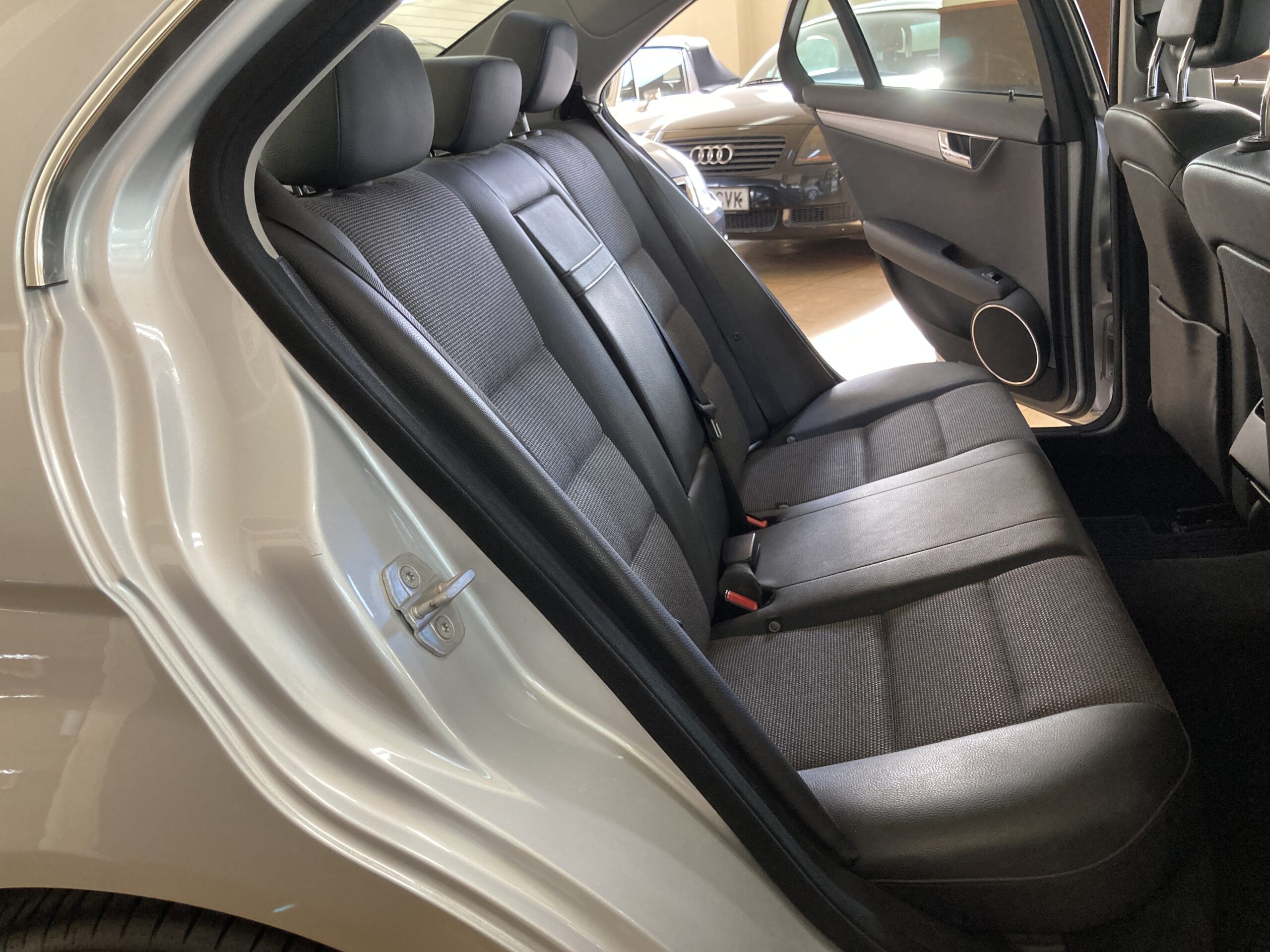
								MERCEDES C220 CDI AVANTGARDE full									