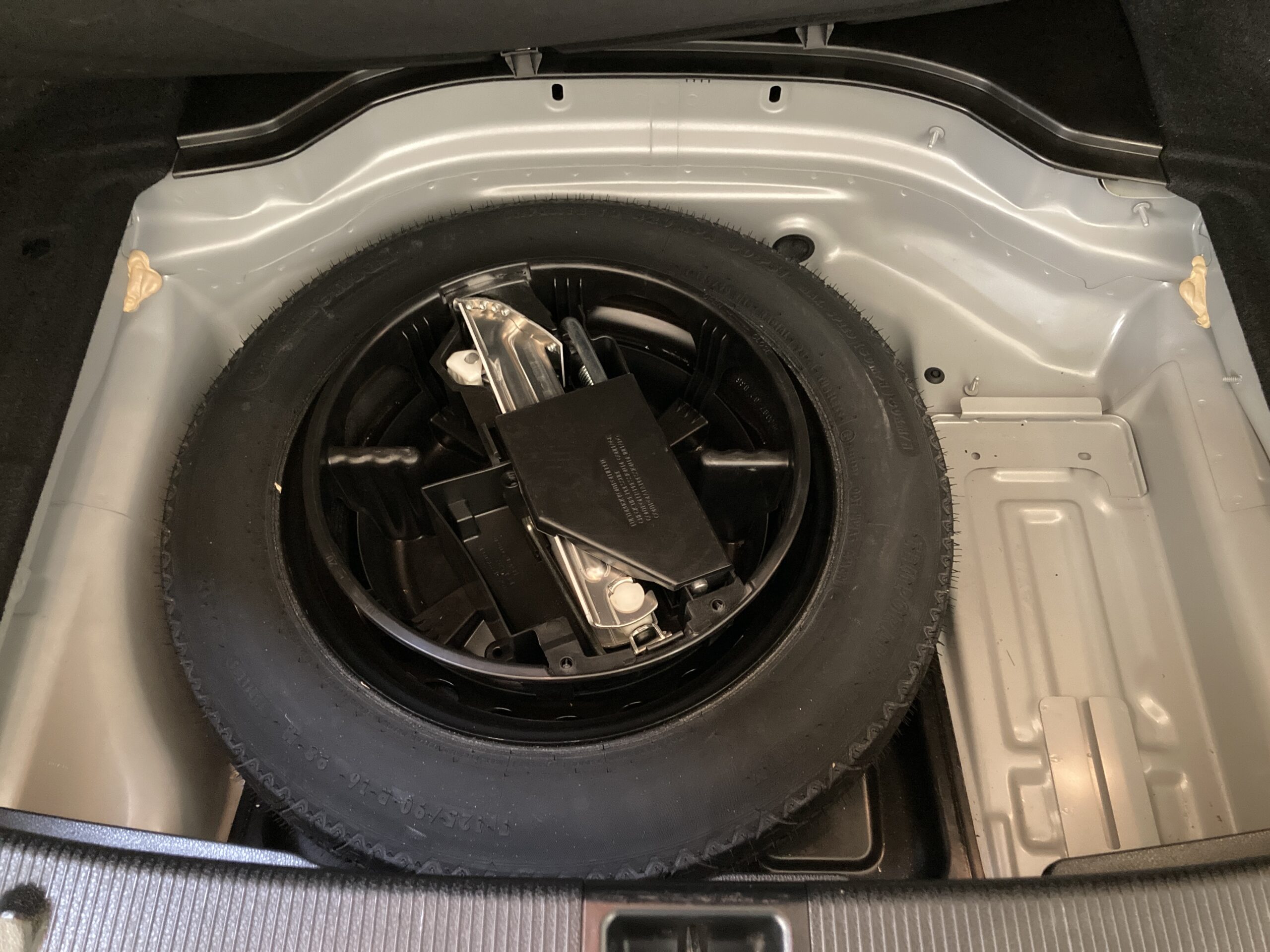 
								MERCEDES C220 CDI AVANTGARDE full									