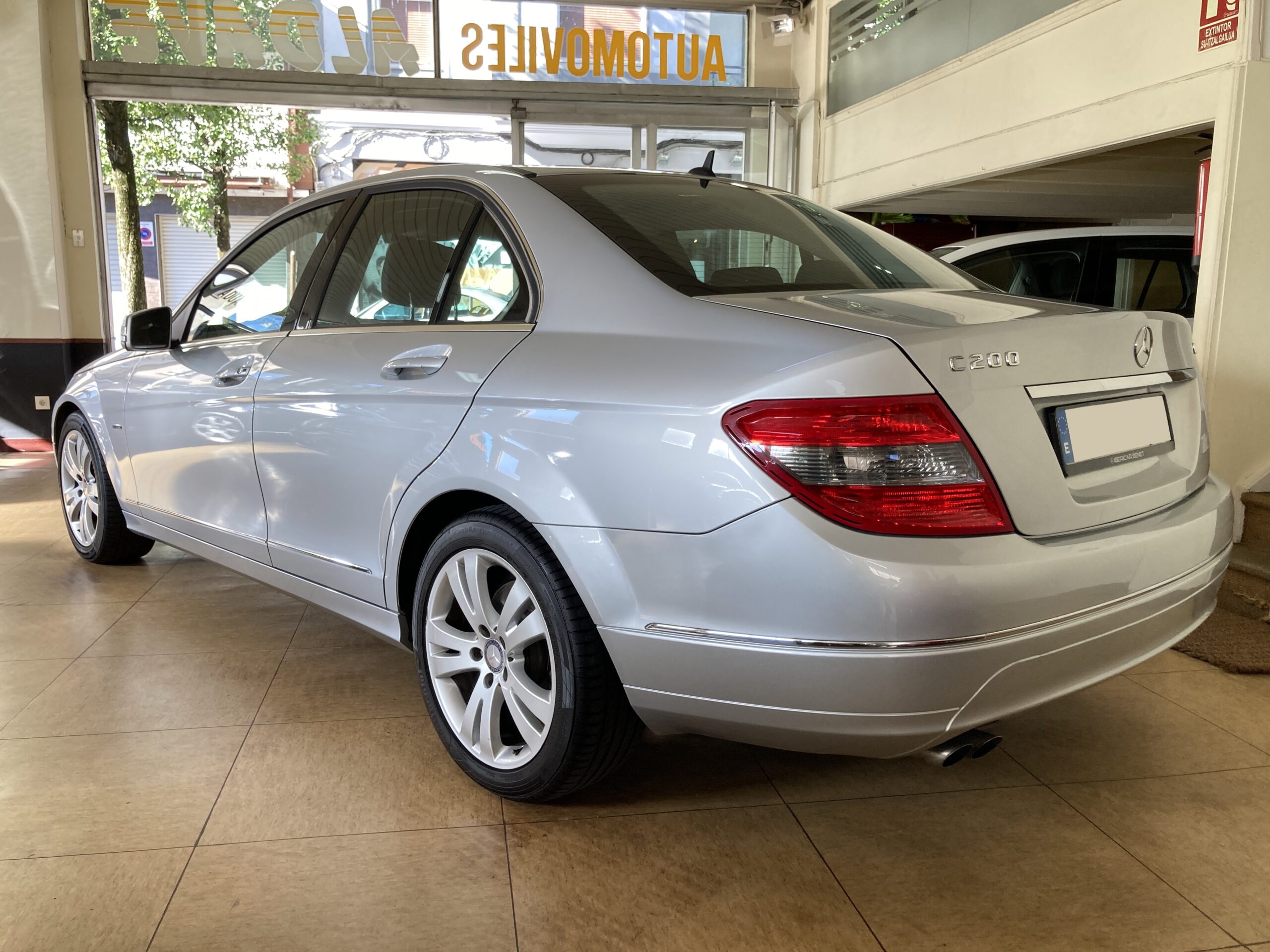 
								MERCEDES C220 CDI AVANTGARDE full									