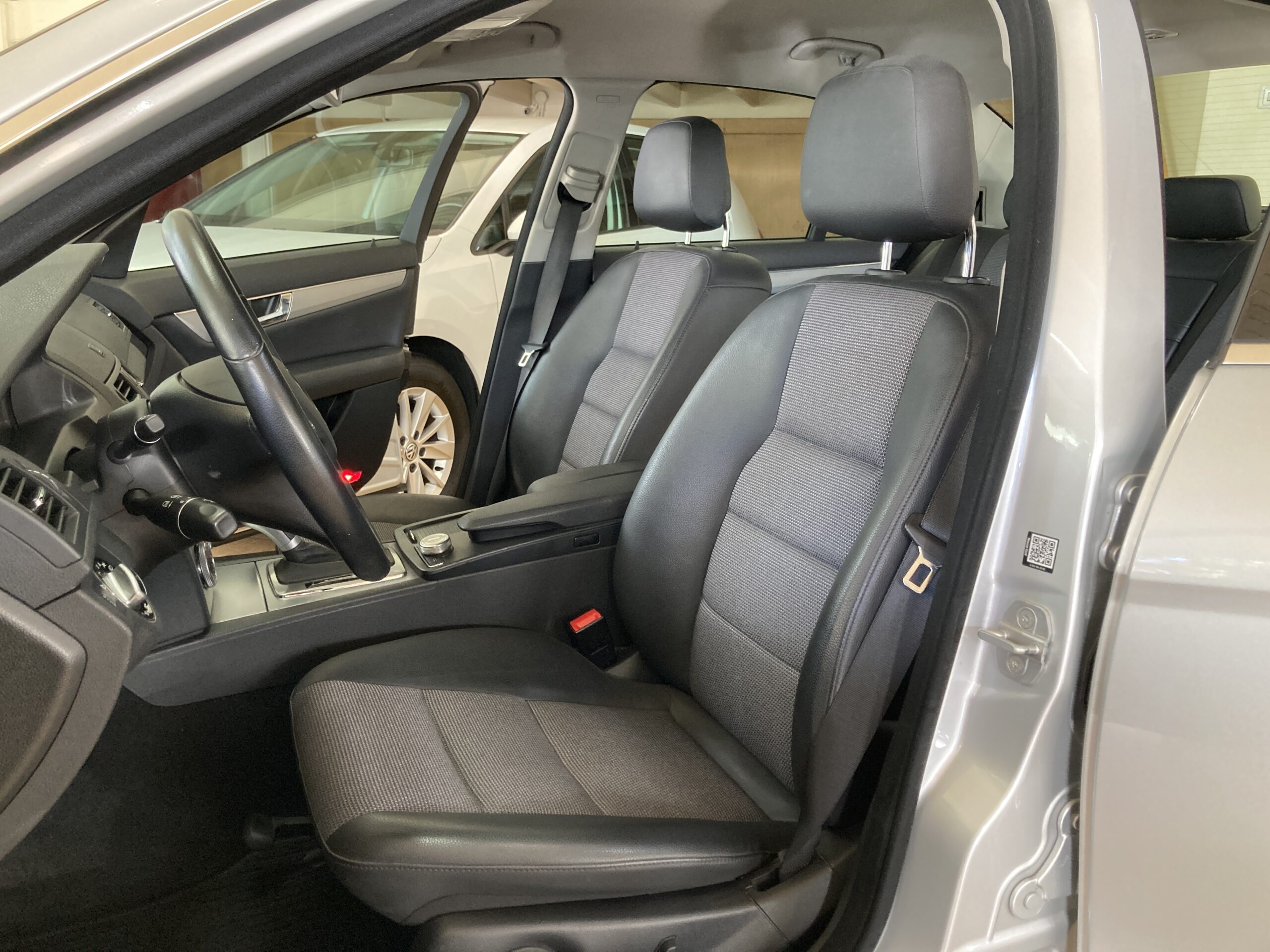 
								MERCEDES C220 CDI AVANTGARDE full									