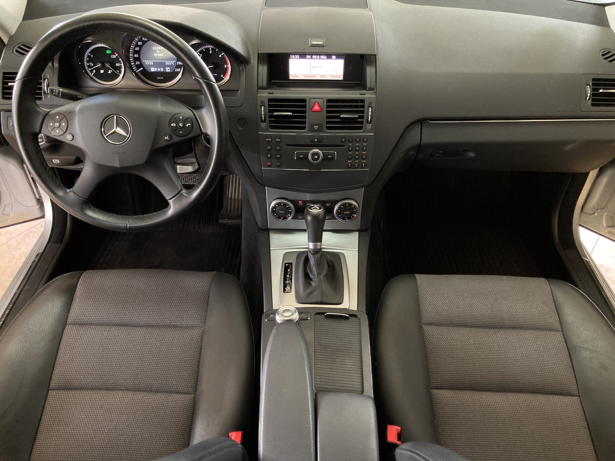 
								MERCEDES C220 CDI AVANTGARDE full									
