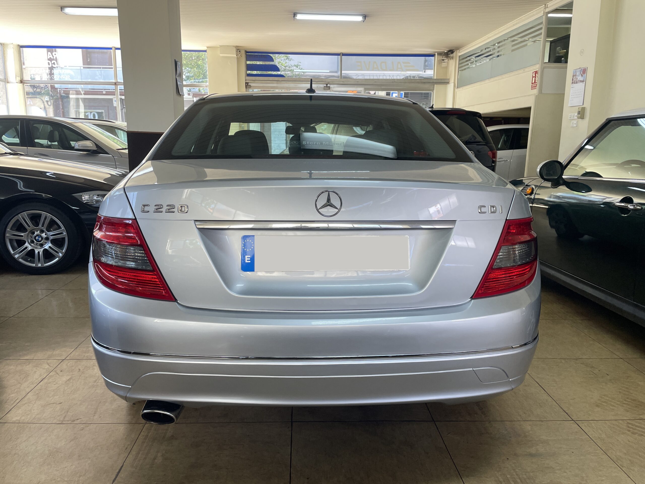 
								MERCEDES C220 CDI AVANTGARDE full									