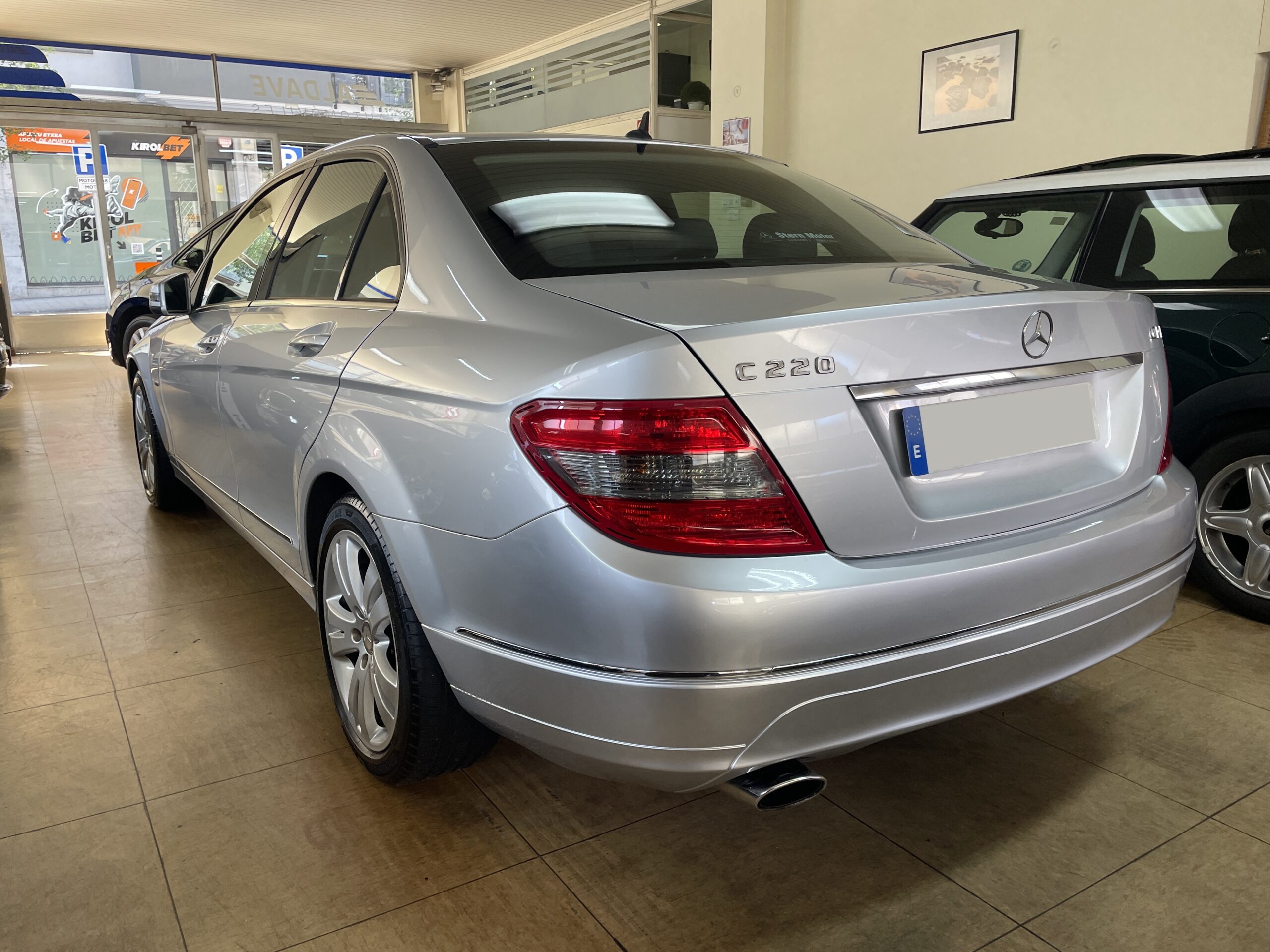 
								MERCEDES C220 CDI AVANTGARDE full									