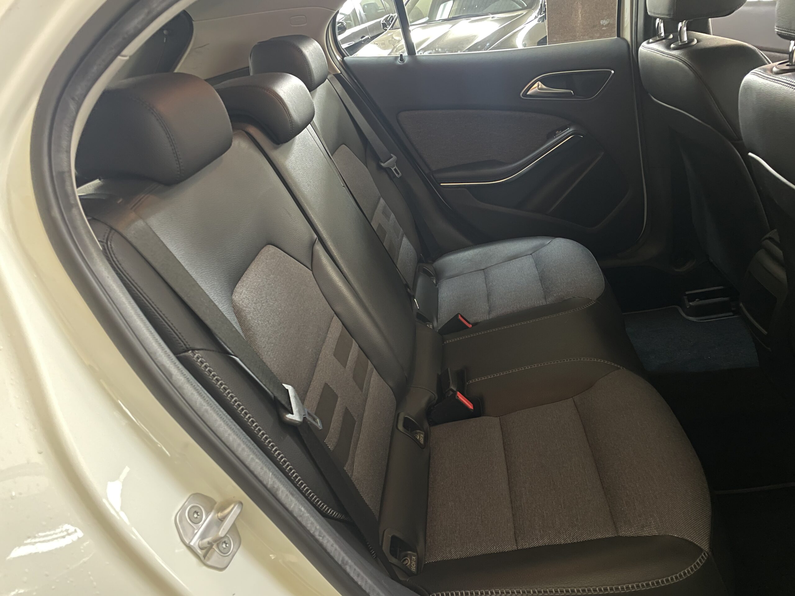 
								MERCEDES GLA 200 CDI full									
