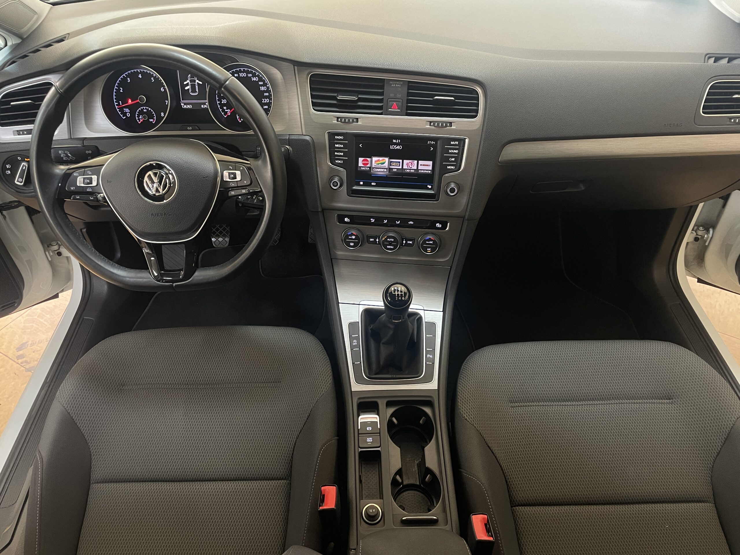 
								VOLKSWAGEN GOLF 1.4 TSI BMT ADVANCE 125CV full									