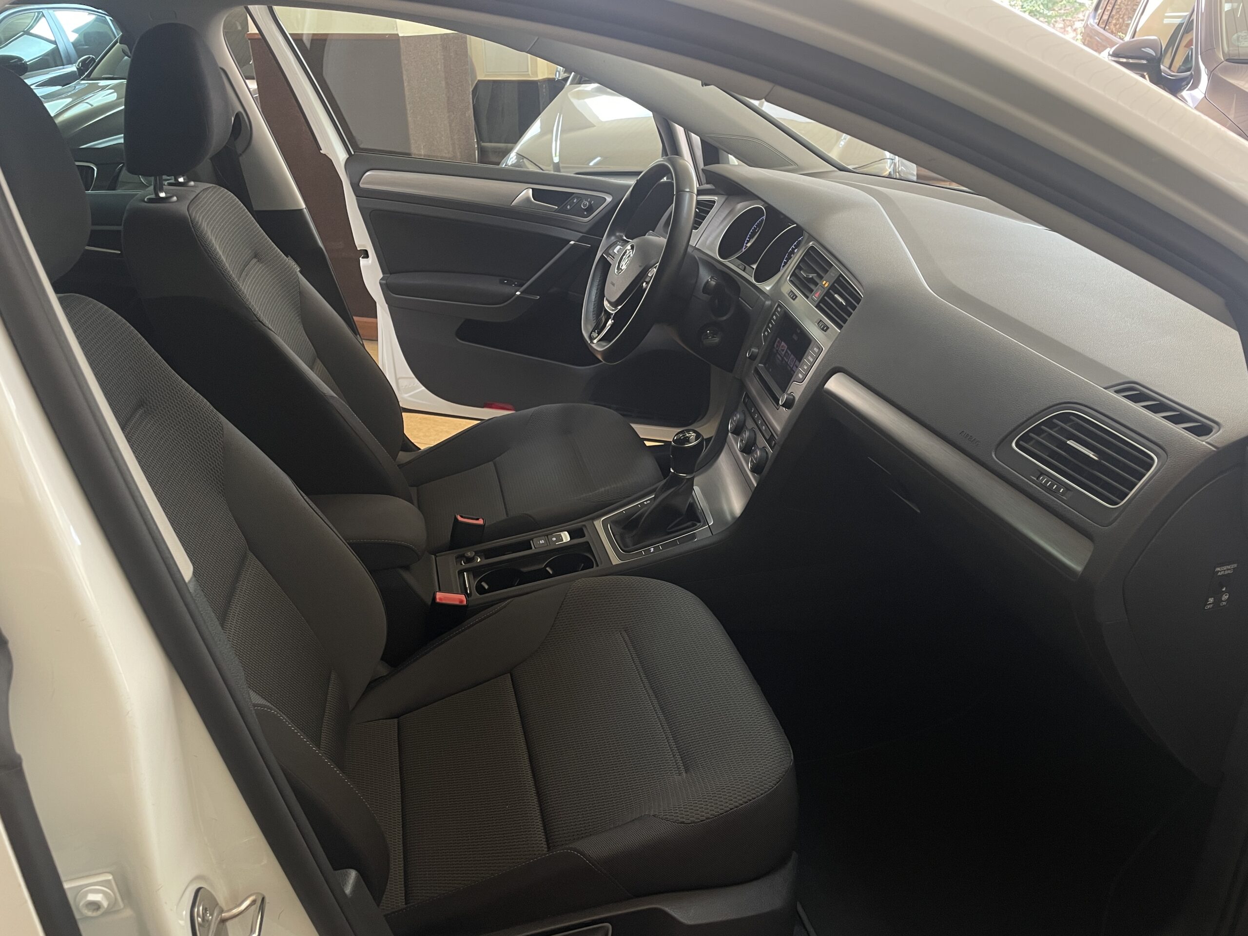 
								VOLKSWAGEN GOLF 1.4 TSI BMT ADVANCE 125CV full									