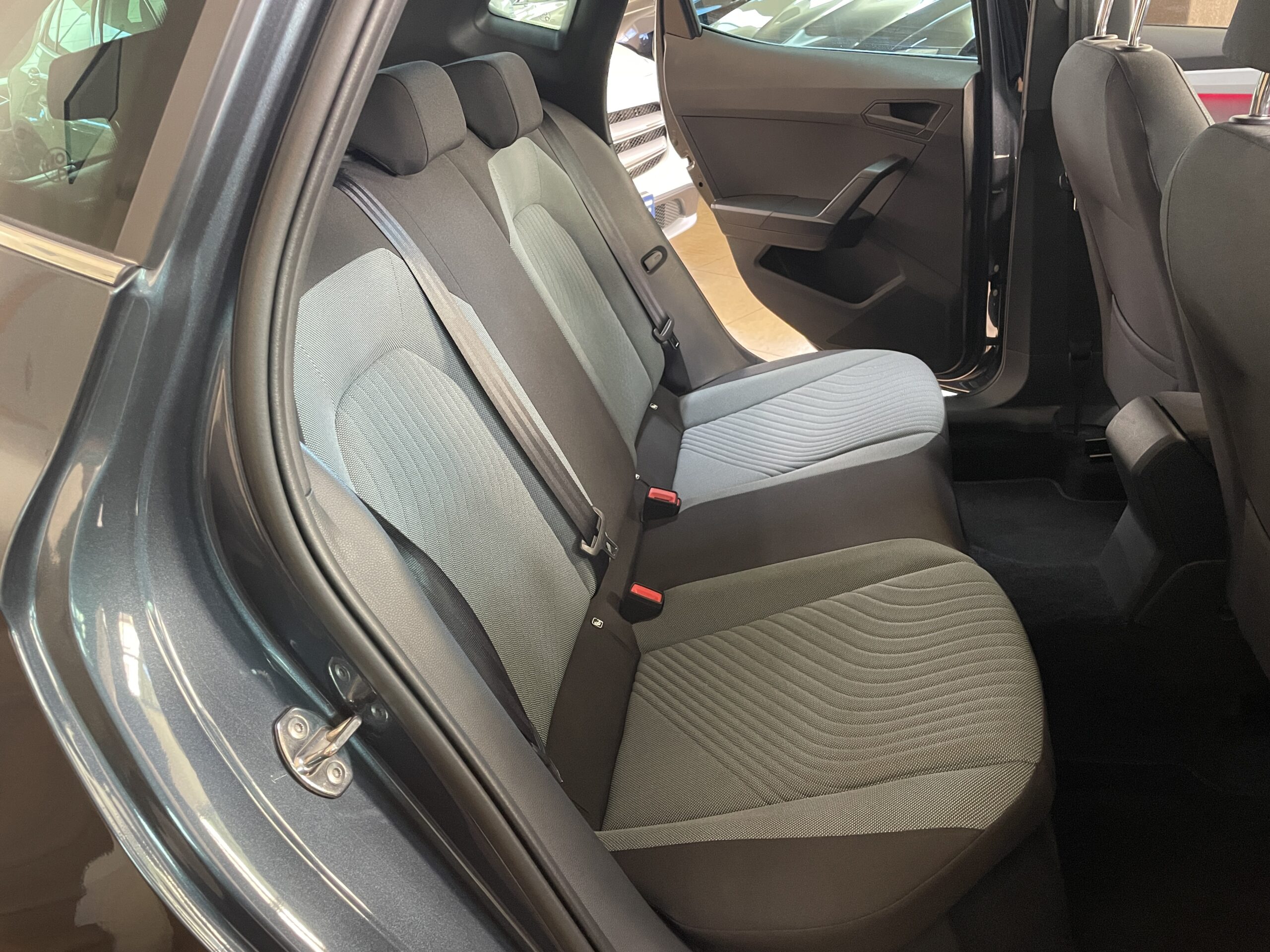 
								SEAT Ibiza 1.0 TSI 115CV Special Edition full									