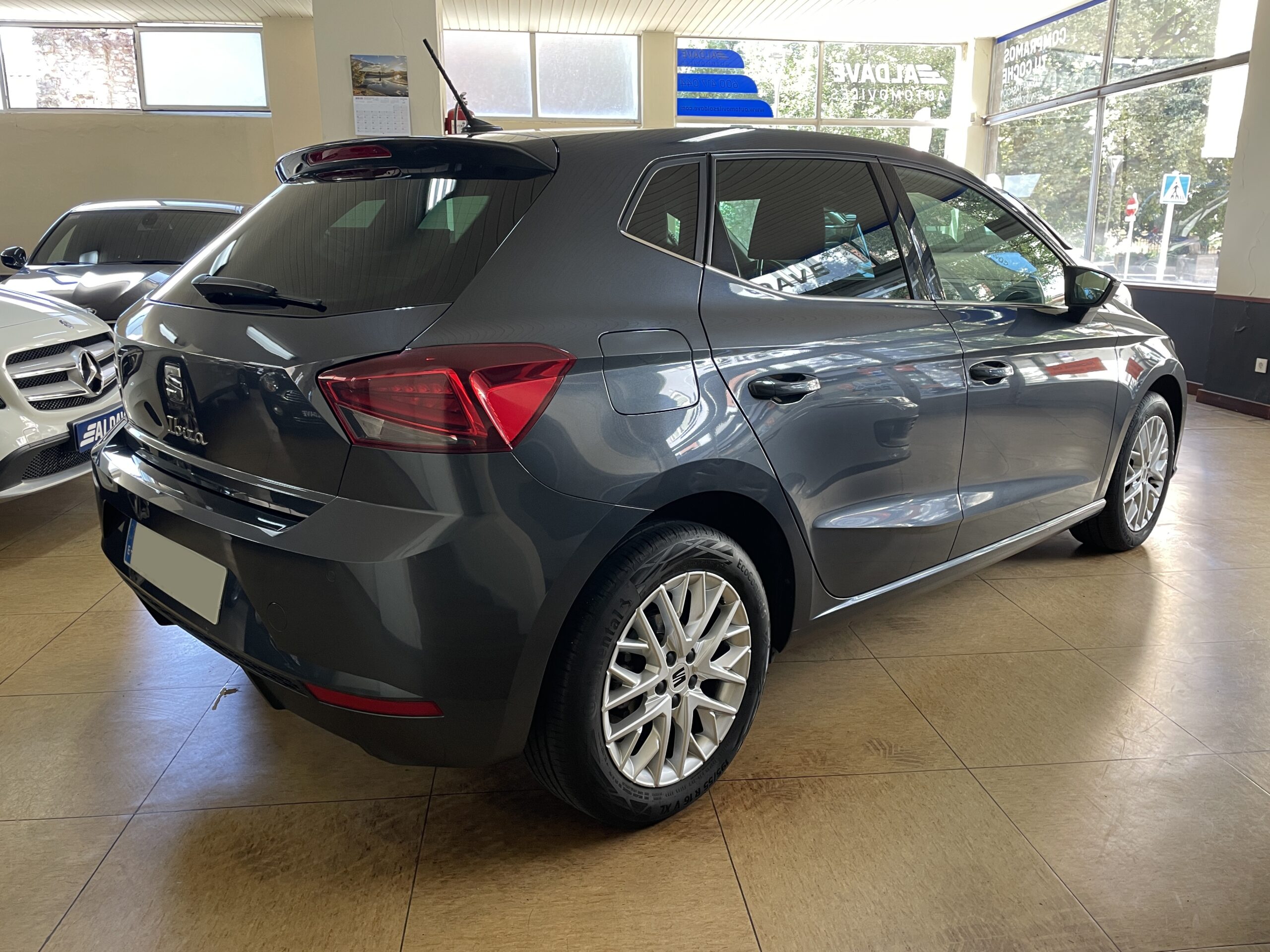 
								SEAT Ibiza 1.0 TSI 115CV Special Edition full									