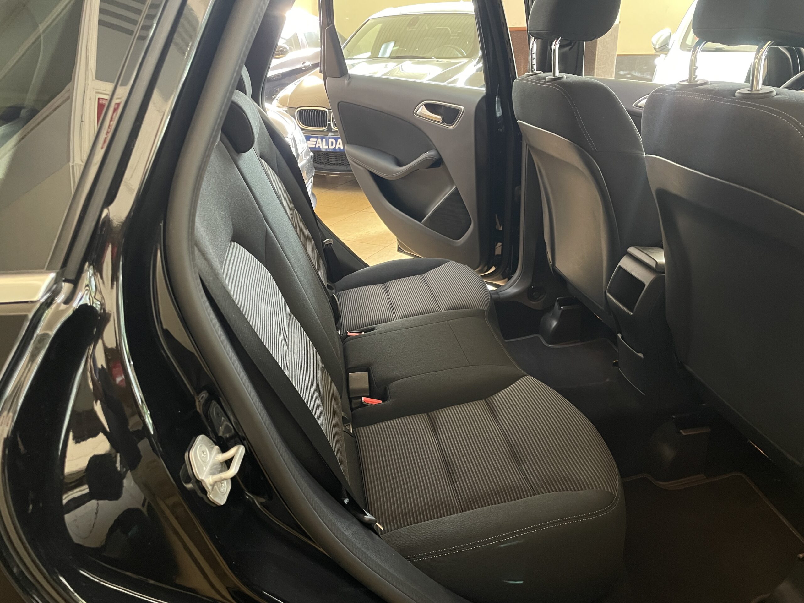 
								MERCEDES-BENZ Clase B 180d Automático 7G-DCT full									