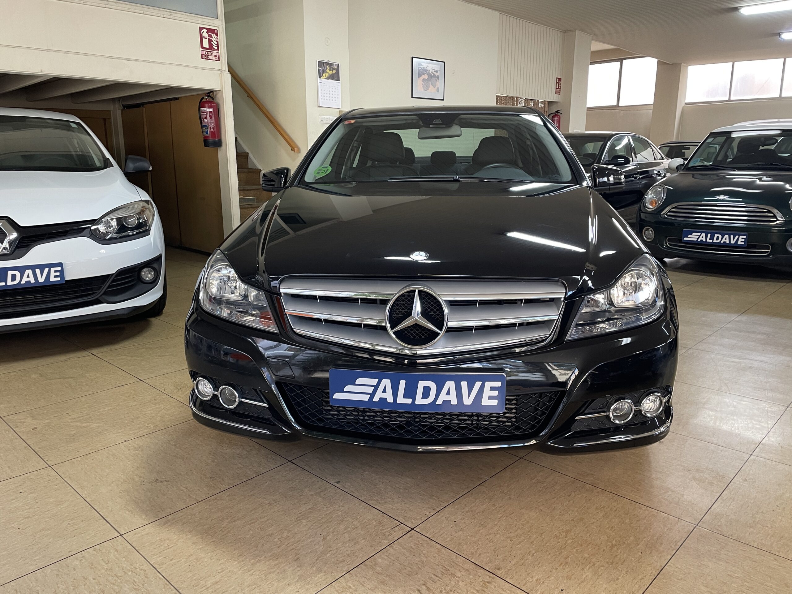
								MERCEDES BENZ C180 CGI BE AVANTGARDE AUTOMATICO full									