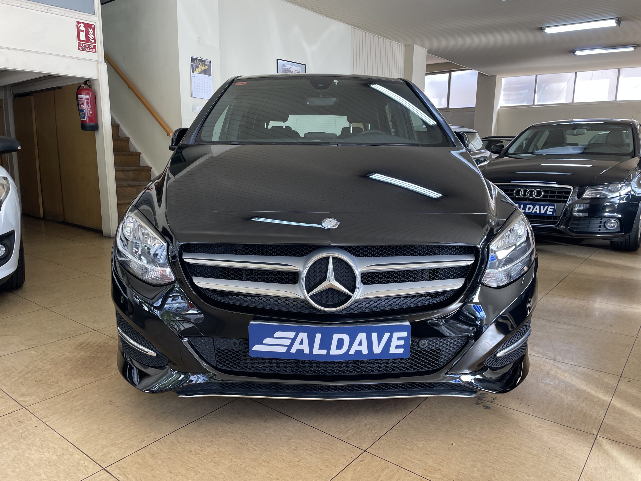 
								MERCEDES-BENZ Clase B 180d Automático 7G-DCT full									