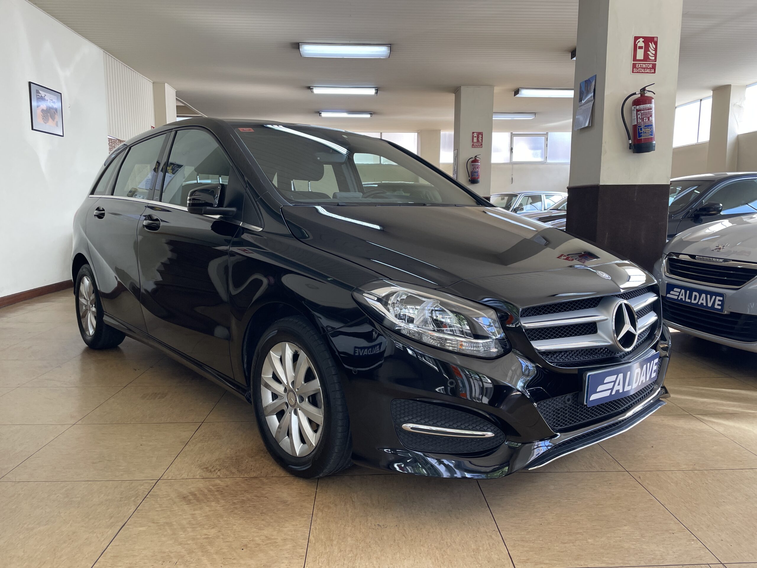 
								MERCEDES-BENZ Clase B 180d Automático 7G-DCT full									