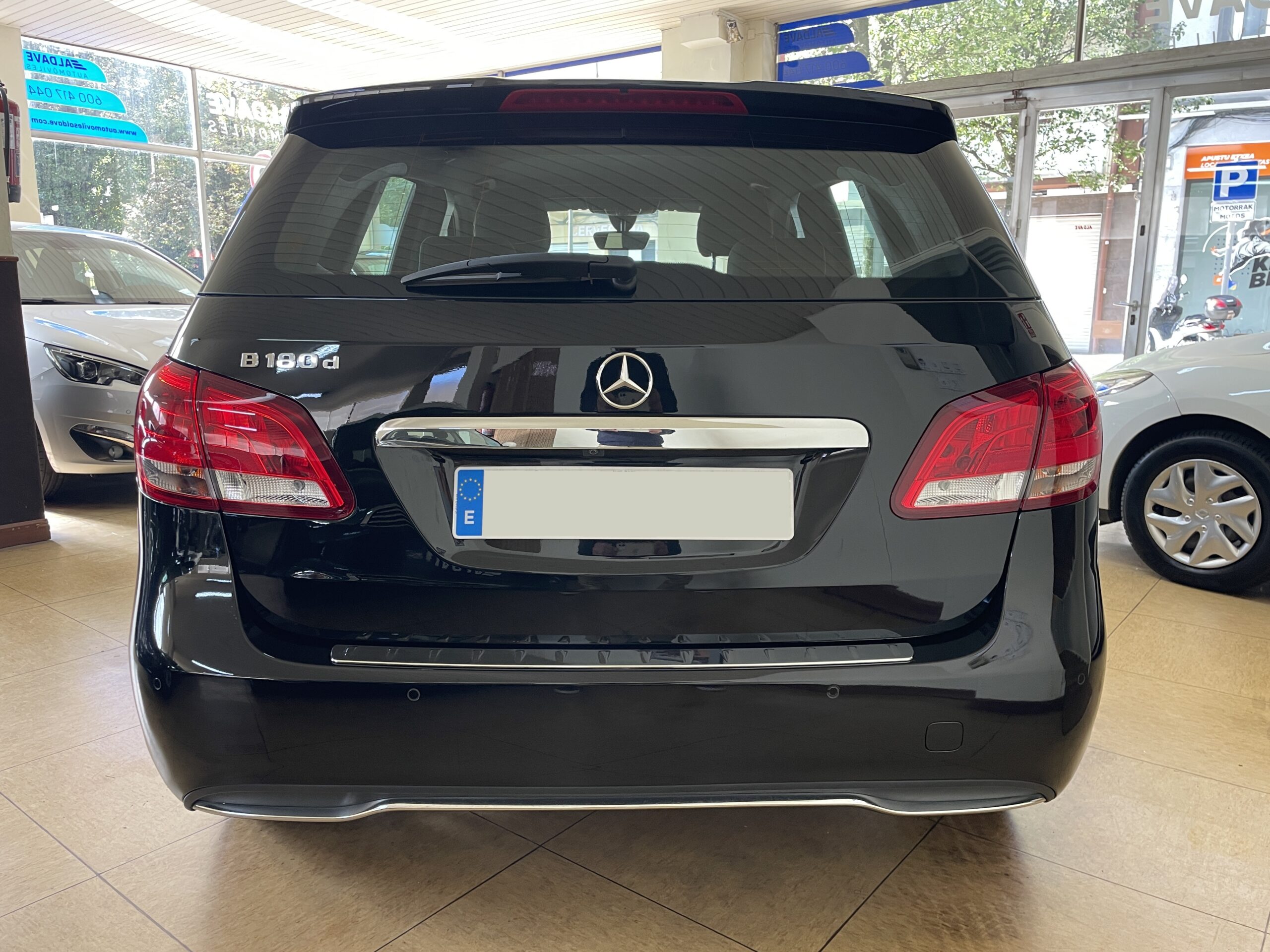 
								MERCEDES-BENZ Clase B 180d Automático 7G-DCT full									