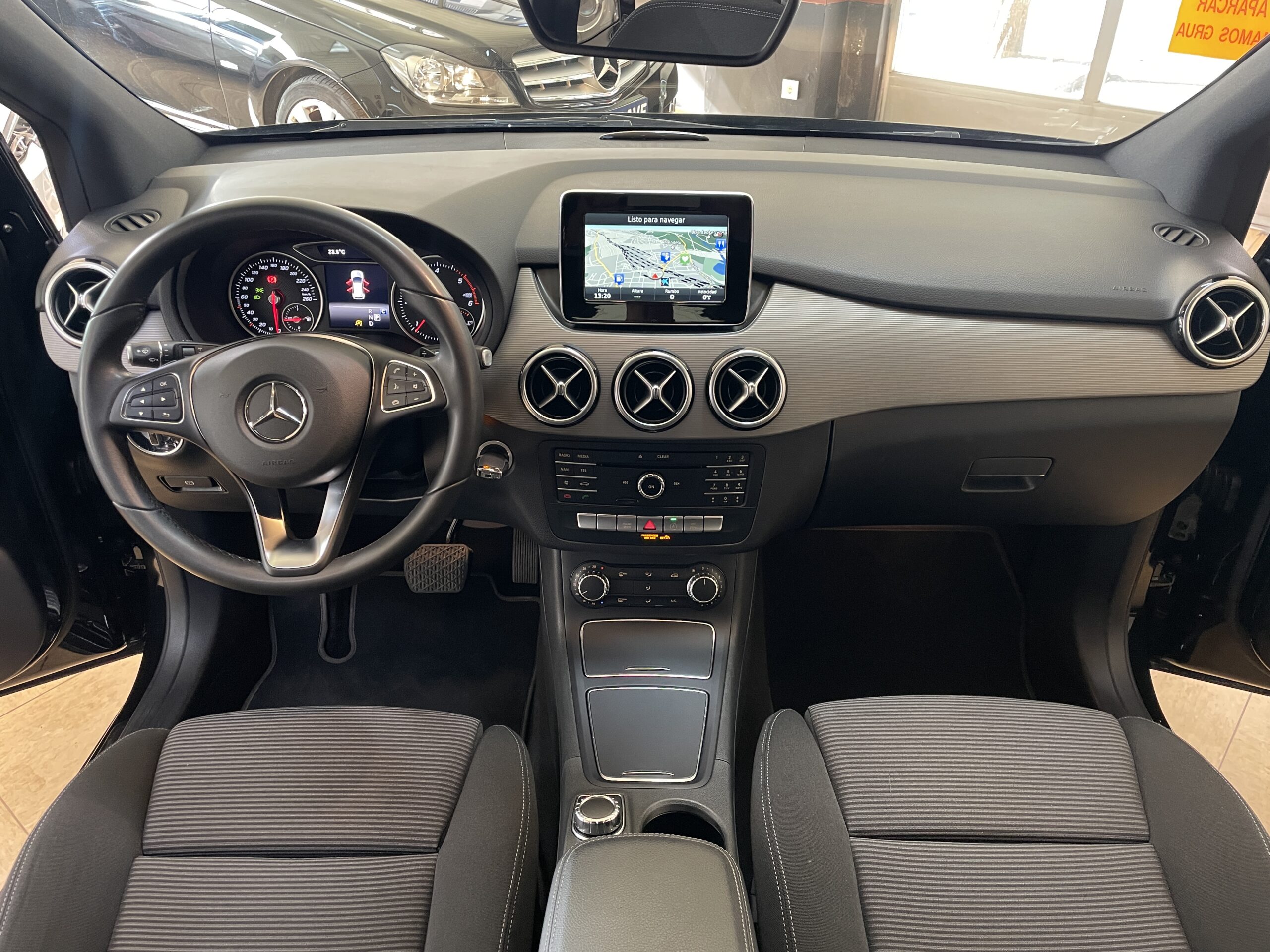 
								MERCEDES-BENZ Clase B 180d Automático 7G-DCT full									